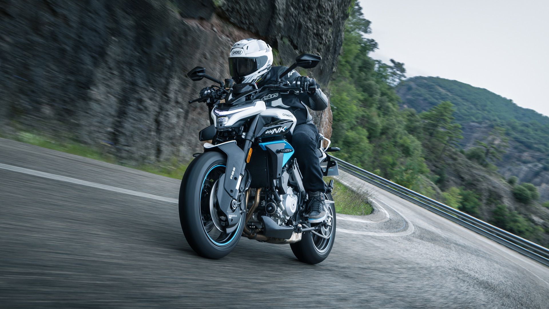 CFMoto 675NK 2025 Accion Oficial (3)