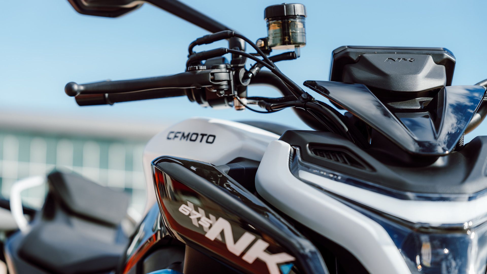 CFMoto 675NK 2025 Detalles (12)
