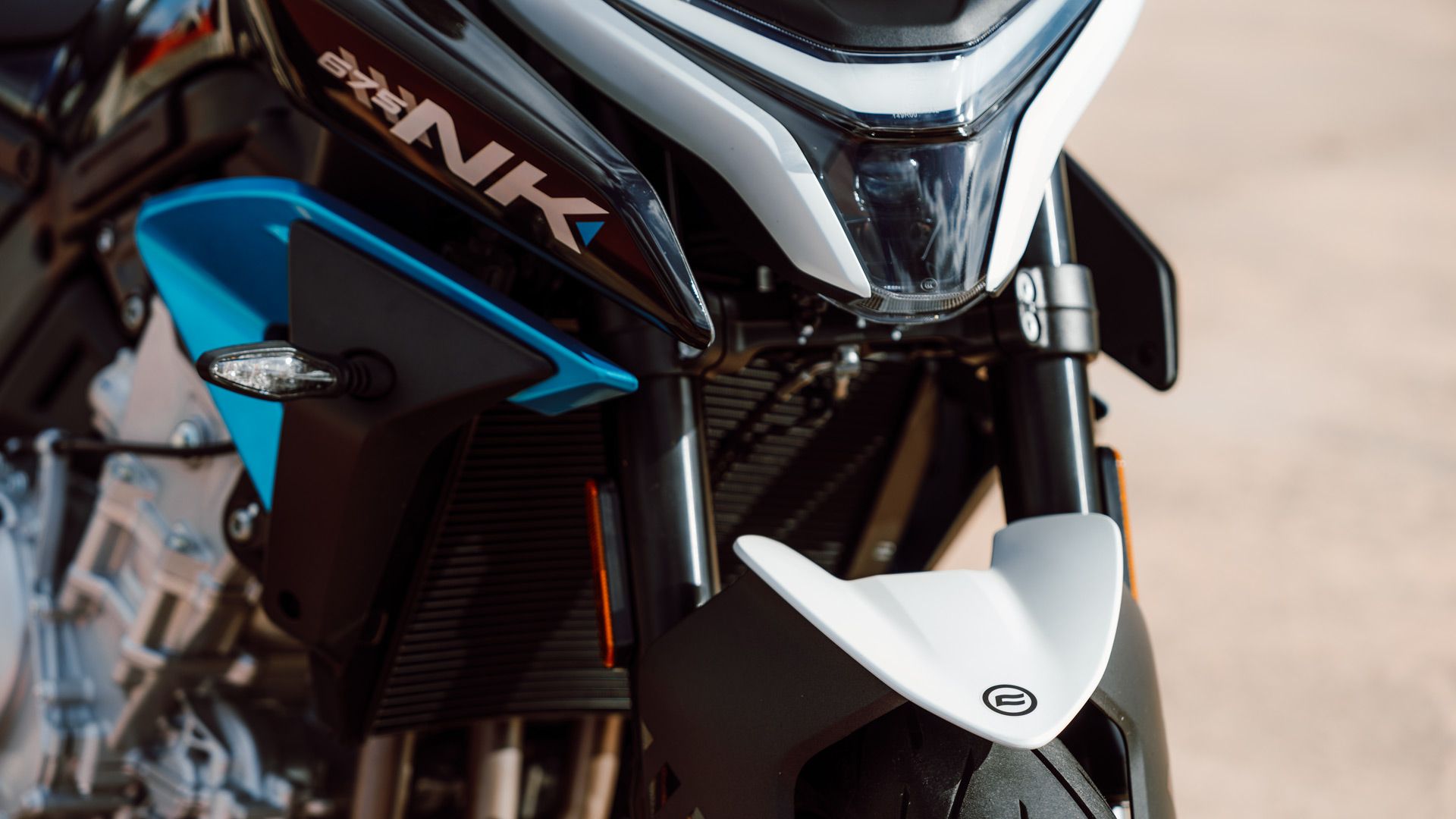 CFMoto 675NK 2025 Detalles (13)