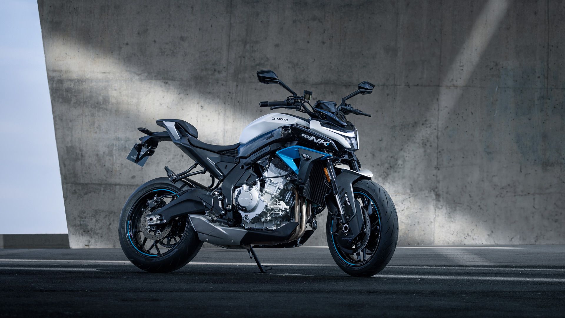 CFMoto 675NK 2025 Estatica (4)