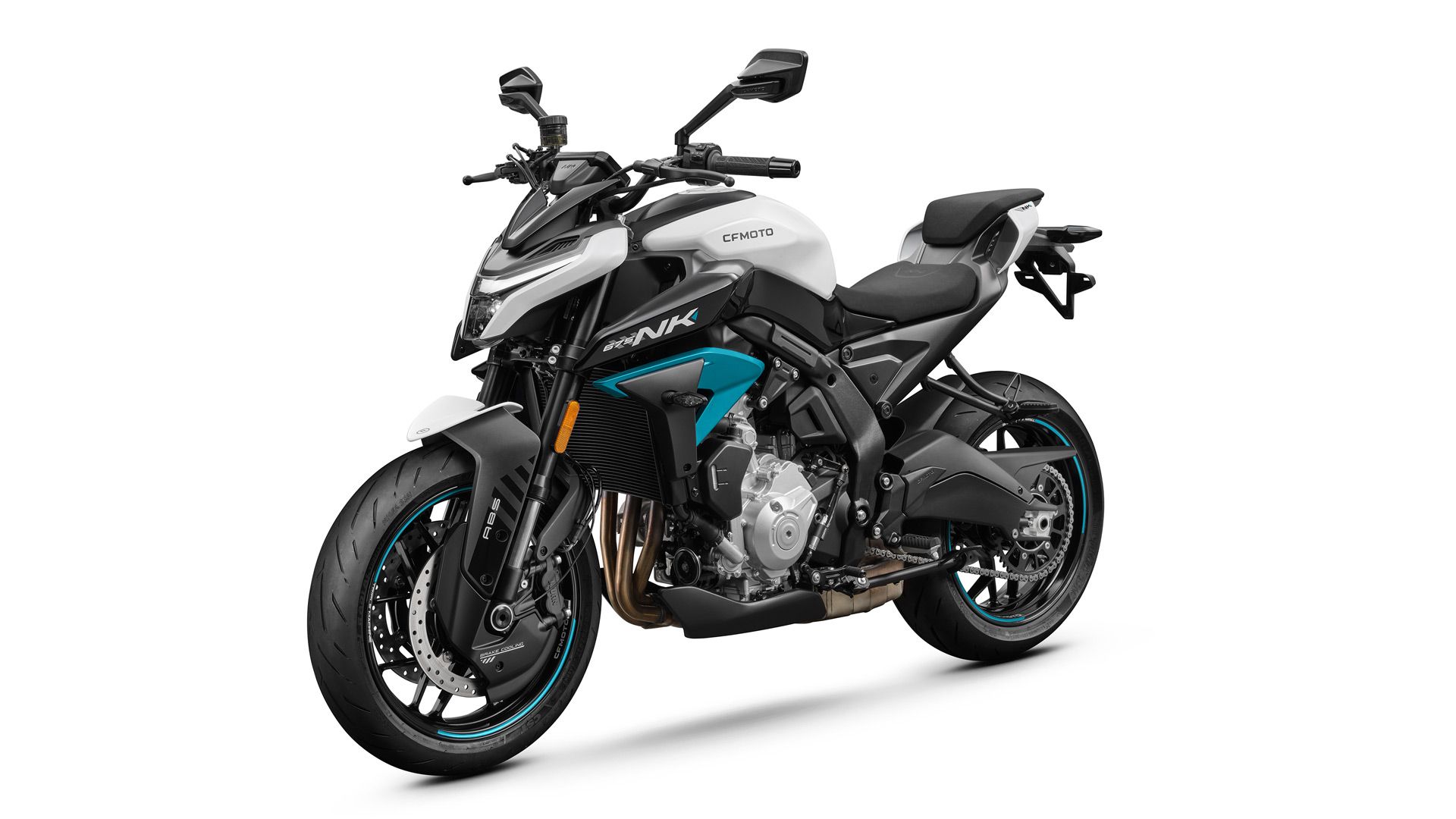 CFMoto 675NK 2025 Estudio