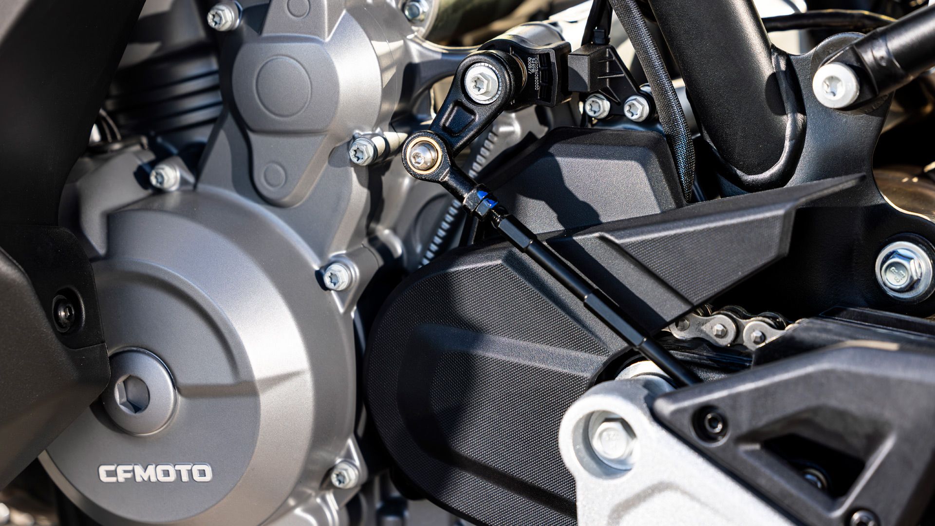 CFMoto 800 MT X 2025 Detalles (5)