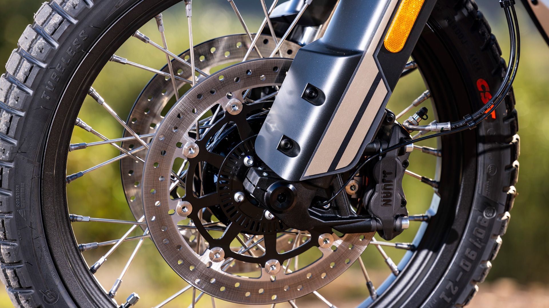 CFMoto 800 MT X 2025 Detalles (54)