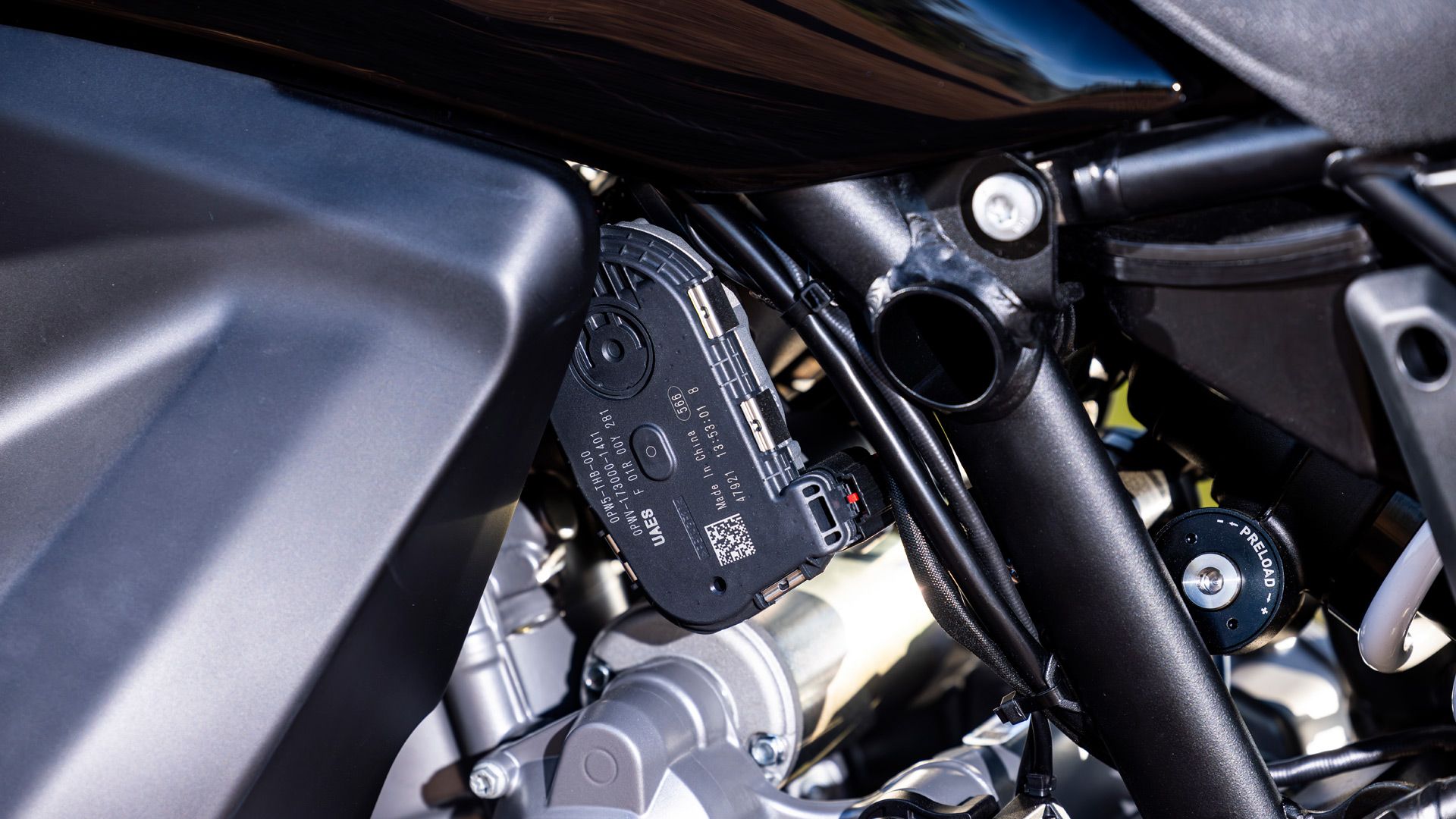 CFMoto 800 MT X 2025 Detalles (58)