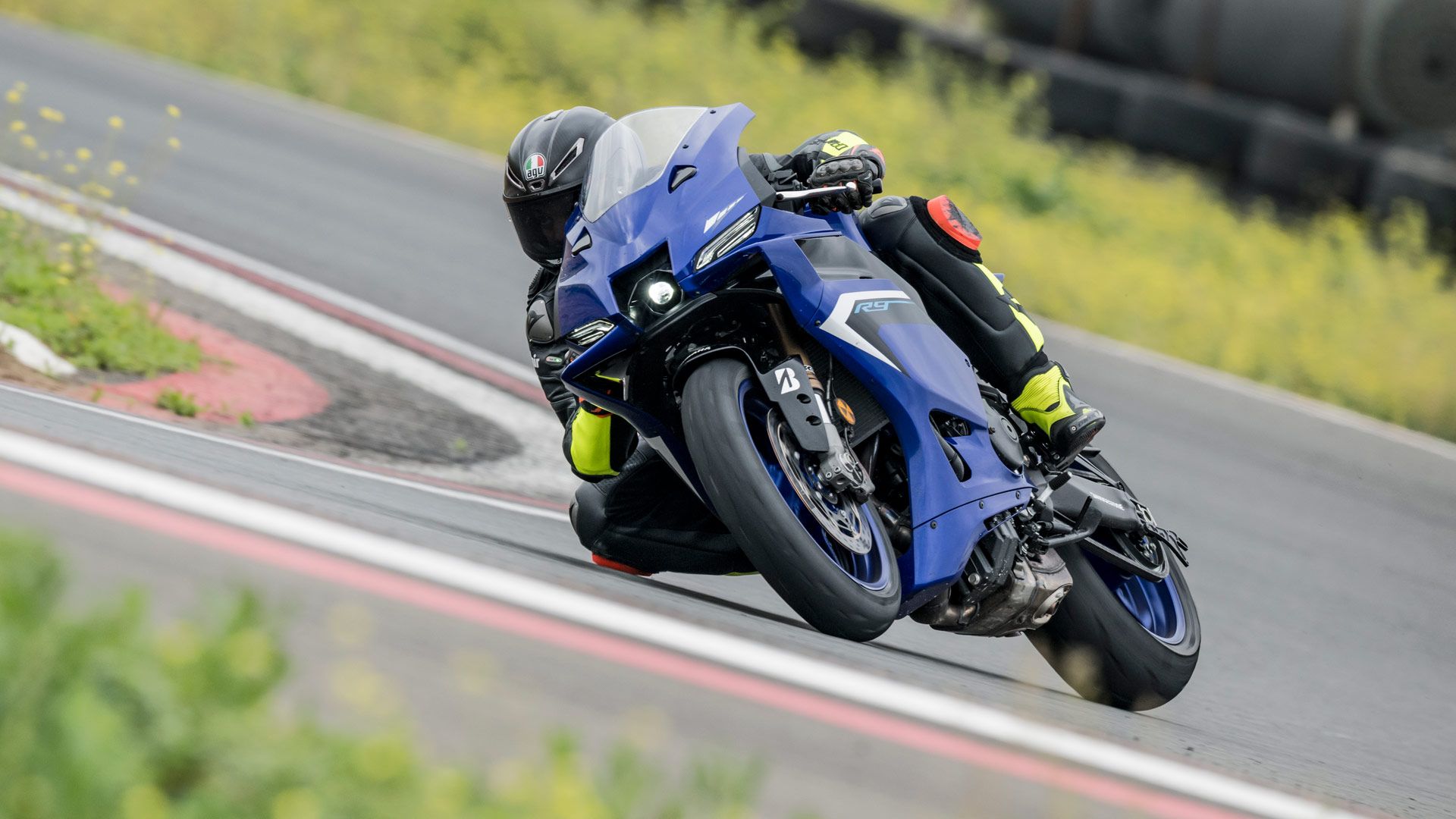 Yamaha R9 2025 Accion (6)