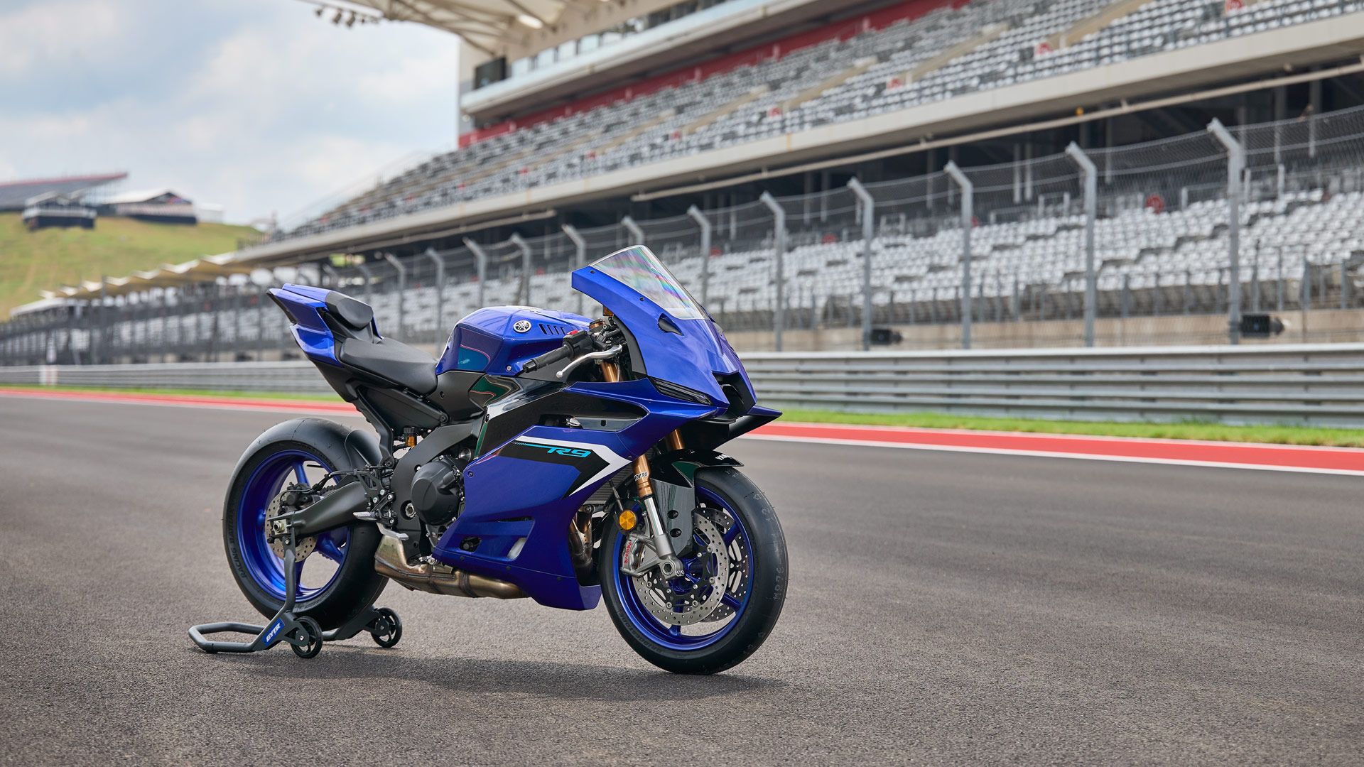 Yamaha R9 Estatica (4)