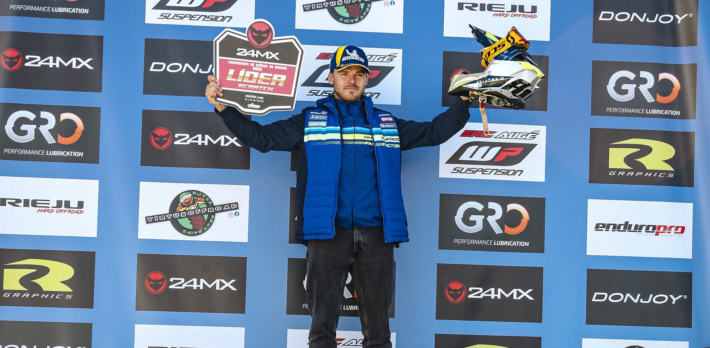 podium 24mx 250316 CEE Panton 1343 e1742207381255