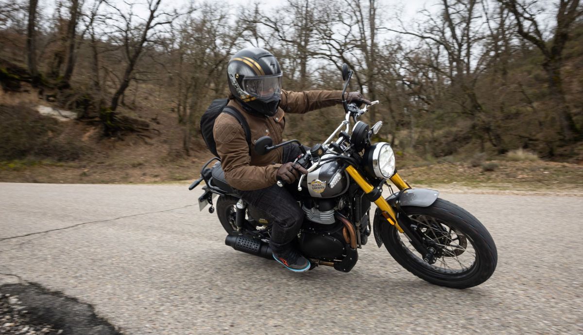 Royal Enfield Bear 650 Golden Shadow