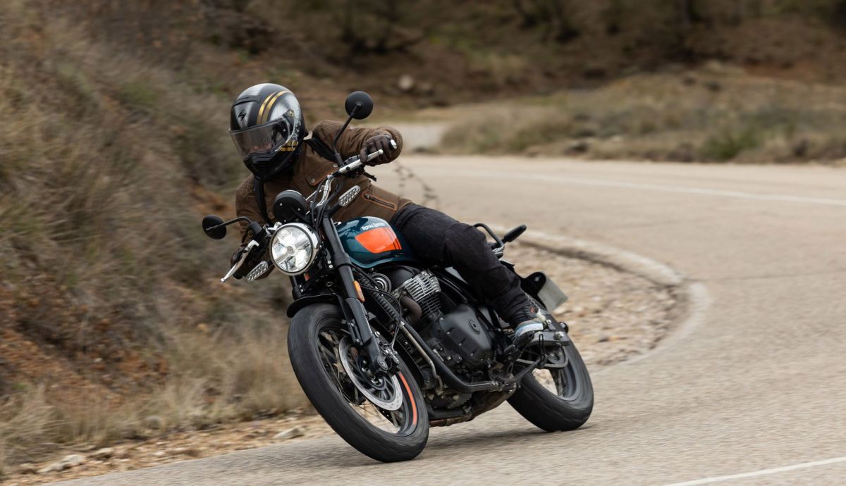 Royal Enfield Bear 650 Petrol Green