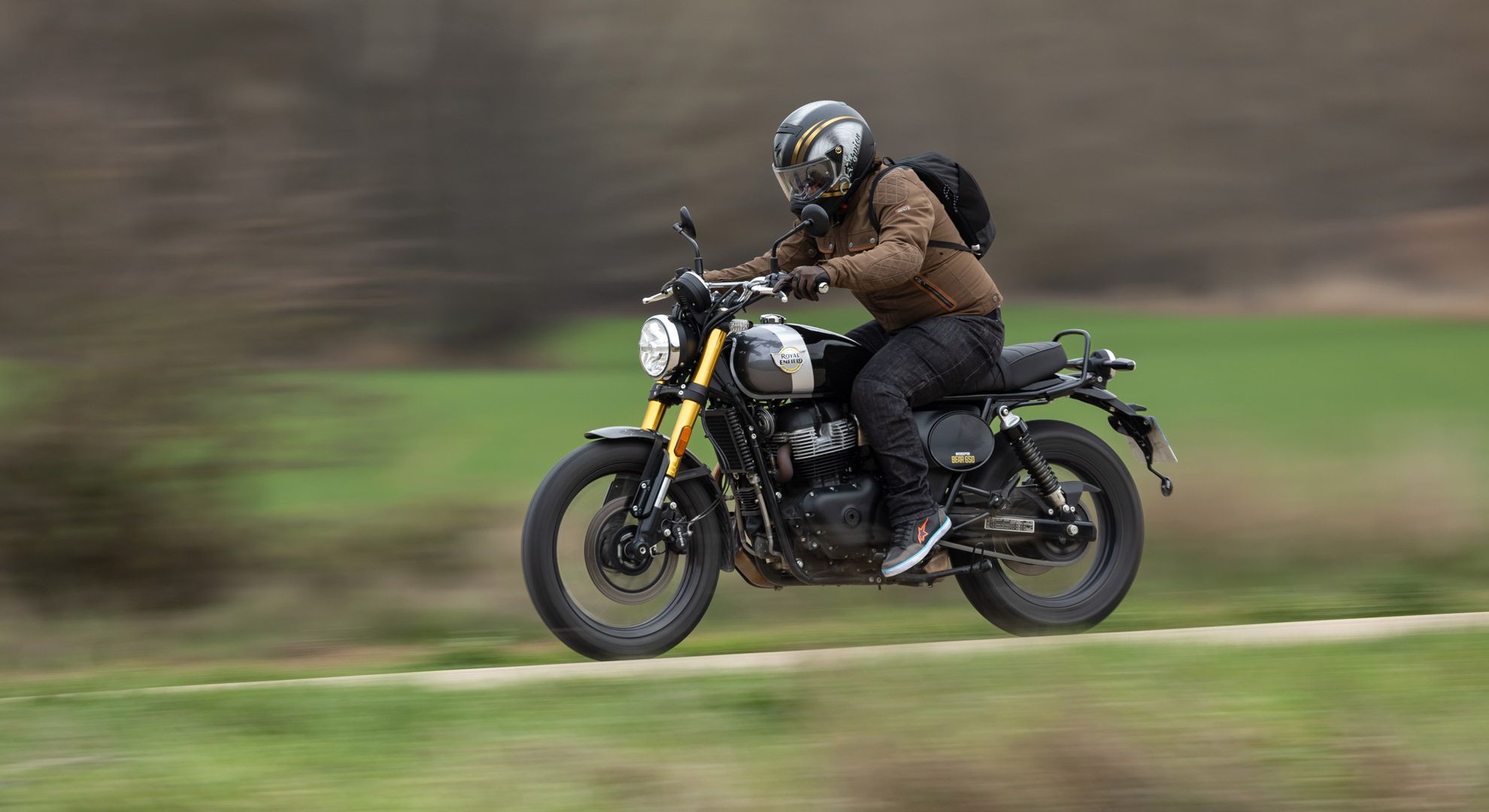 Royal Enfield Bear 650 Golden Shadow