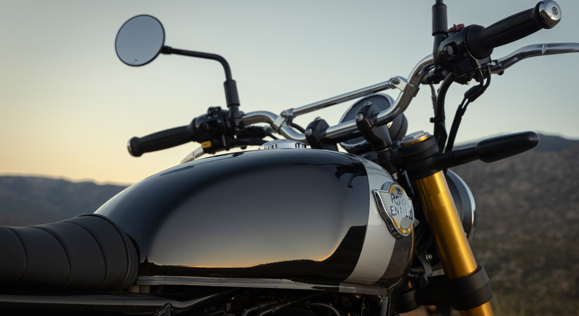 Royal Enfield Bear 650 Golden Shadow
