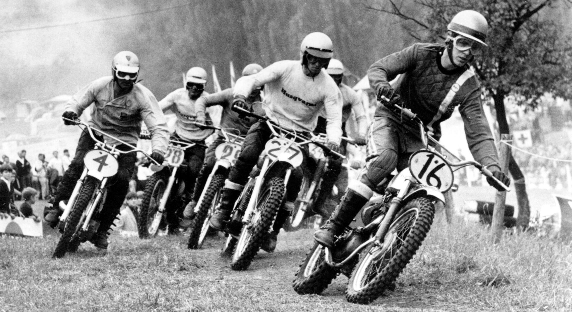 Ducati Triumph Motocross (1)