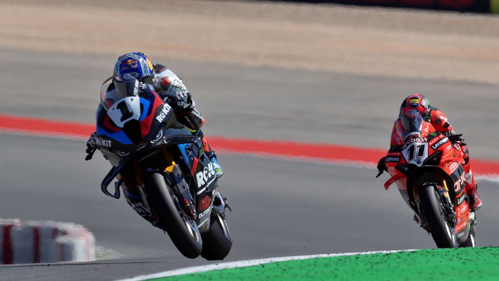 Toprak Razgatlioglu se ha impuesto ante Nicolò Bulega en Portimao