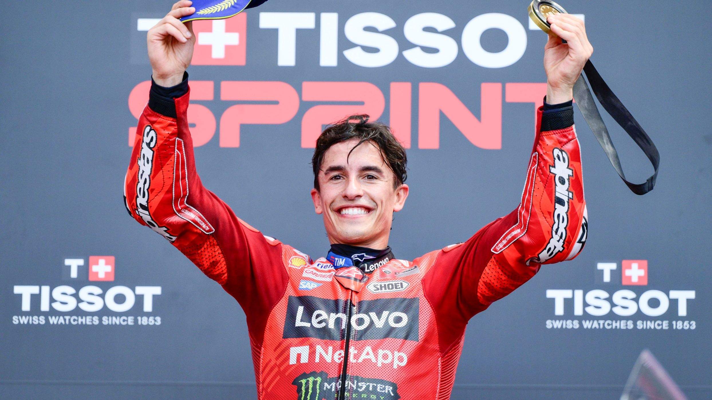 Marc Márquez celebra su victoria en el Sprint del GP de las Américas de MotoGP 2025 en COTA