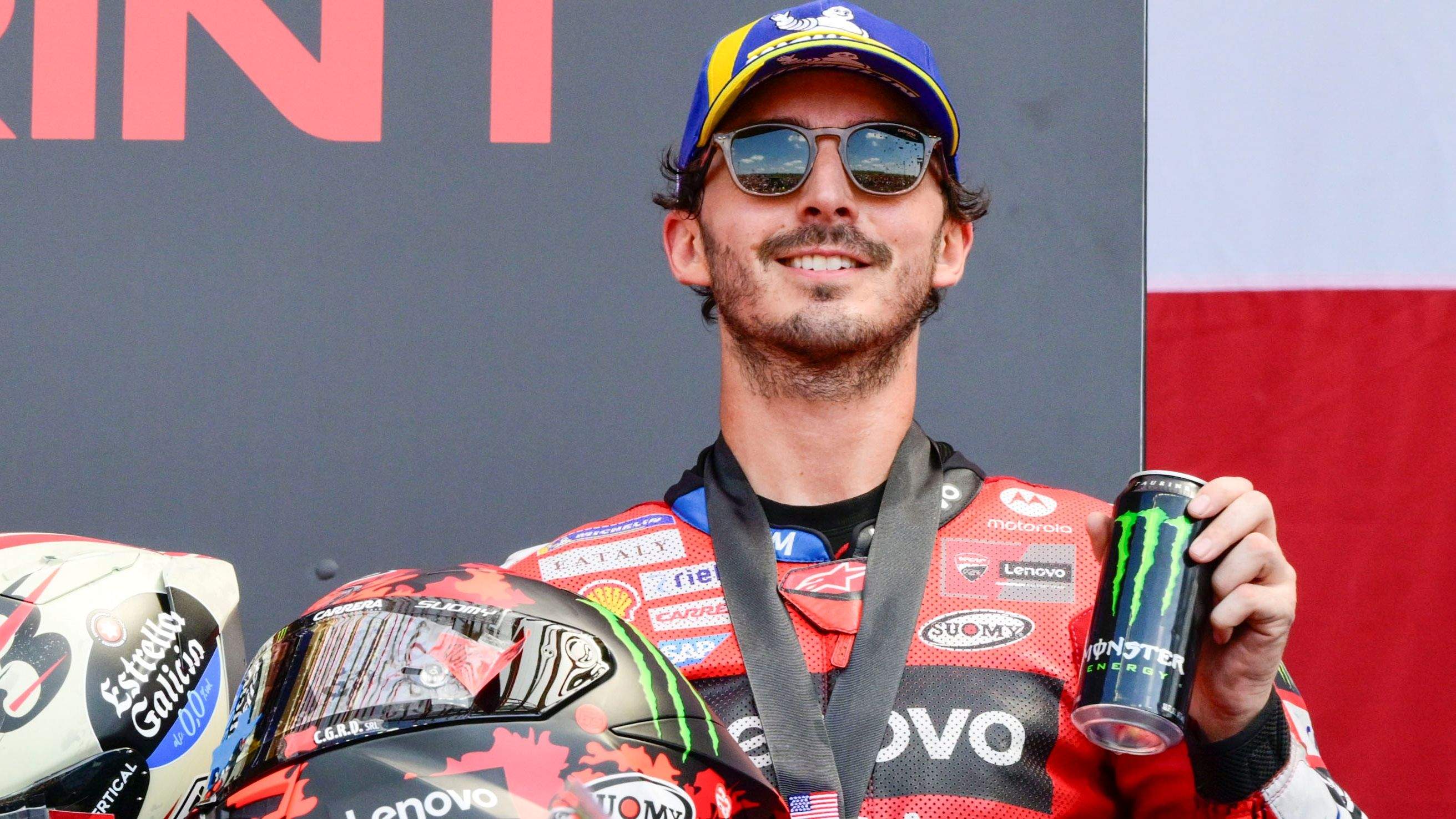 Pecco Bagnaia en el podio del Sprint del GP de las Américas de MotoGP 2025 en COTA