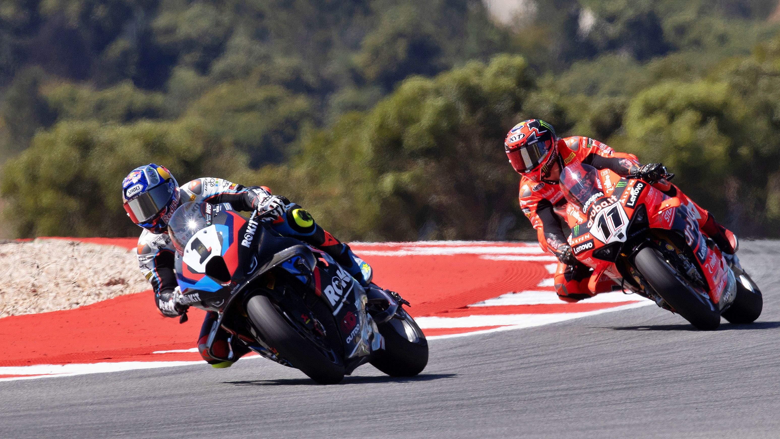 Toprak Razgatlioglu ha vuelto a imponerse a Nicolò Bulega en la carrera Superpole en Portimao