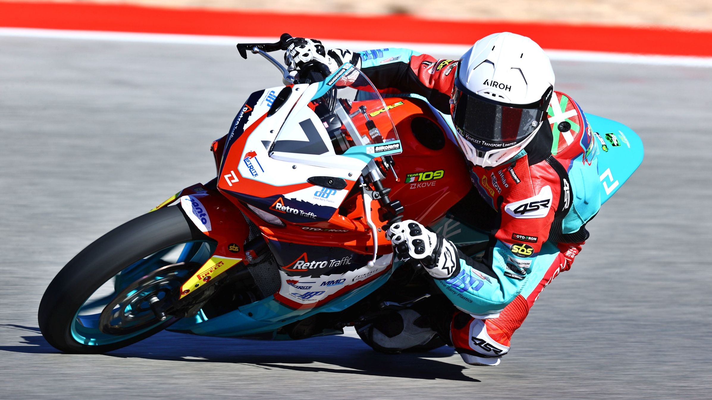Beñat Fernández ha logrado en Portimao su primera victoria en Supersport 300