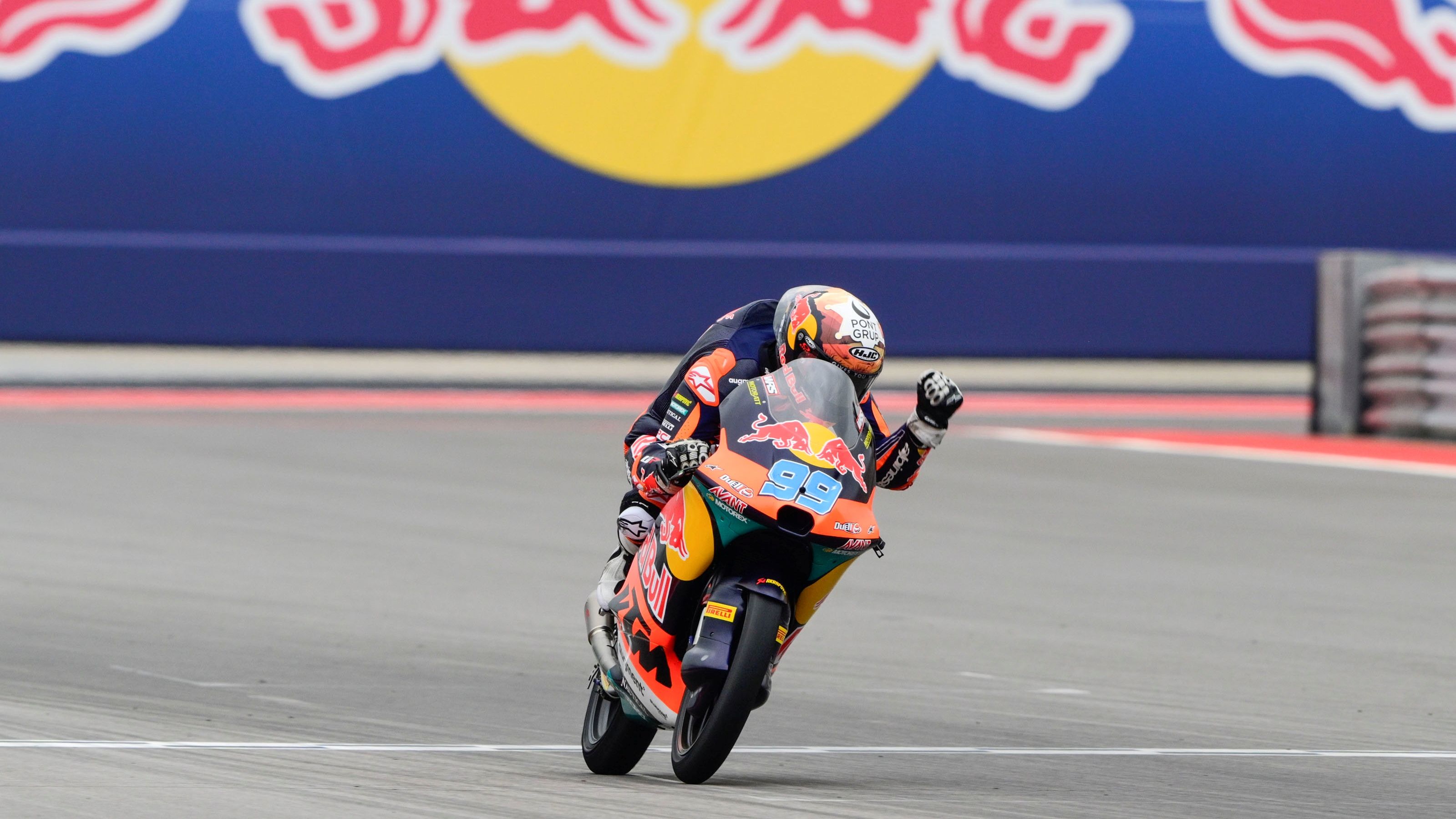 José Antonio Rueda ha logrado ganar en COTA y es más líder de Moto3 2025