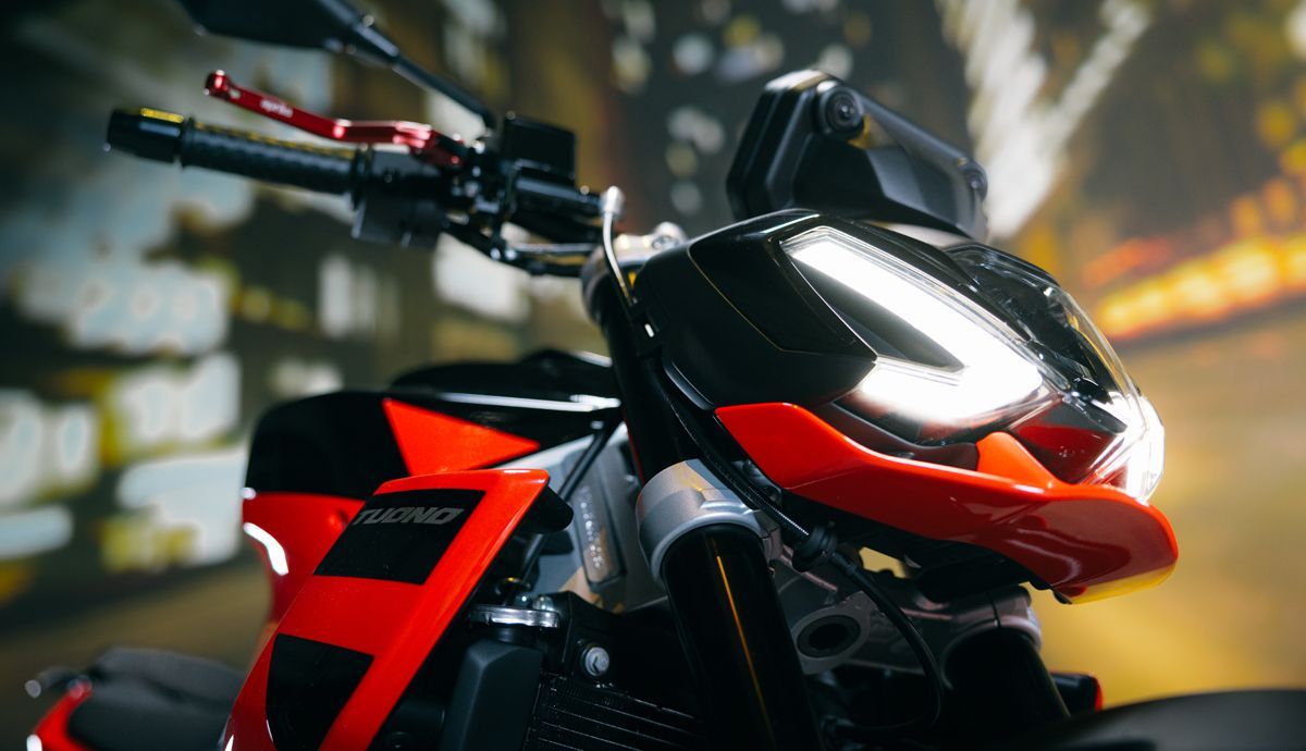 aprilia-tuono-457-detalles-3_7_1200x690.jpeg