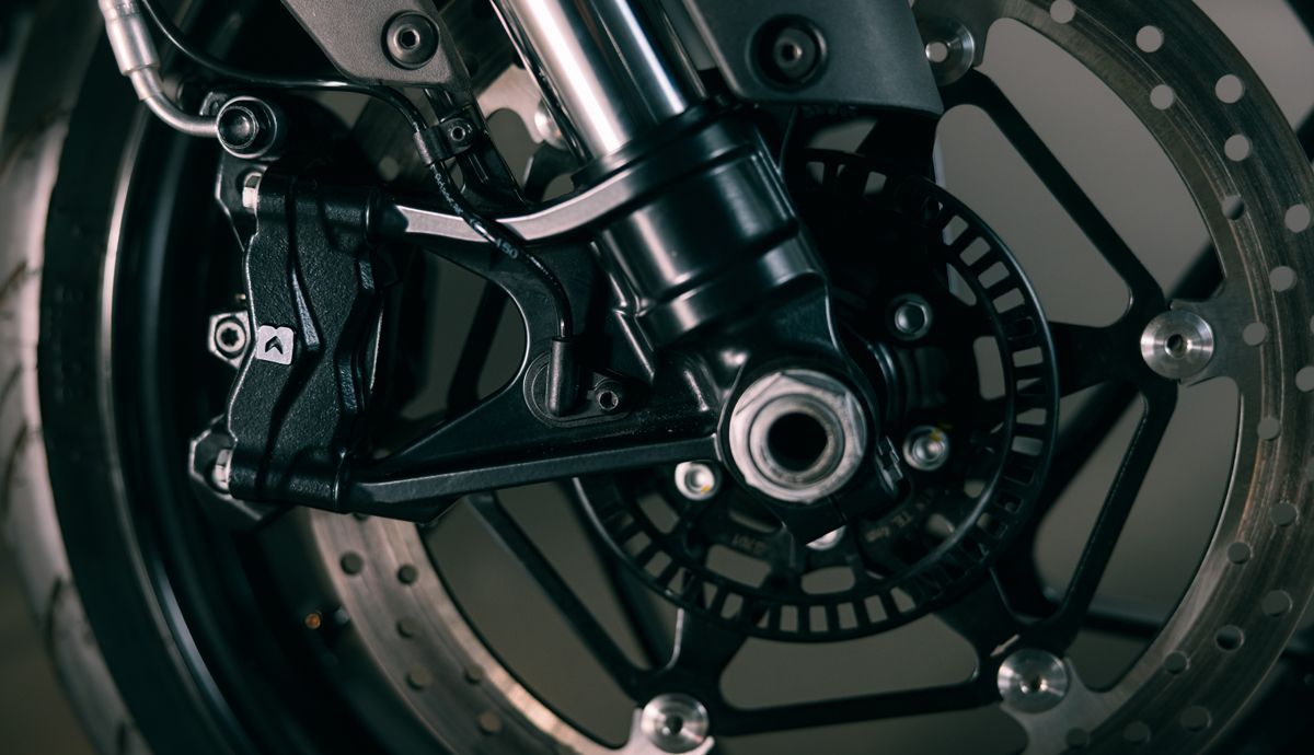 aprilia-tuono-457-detalles-10_7_1200x690.jpeg