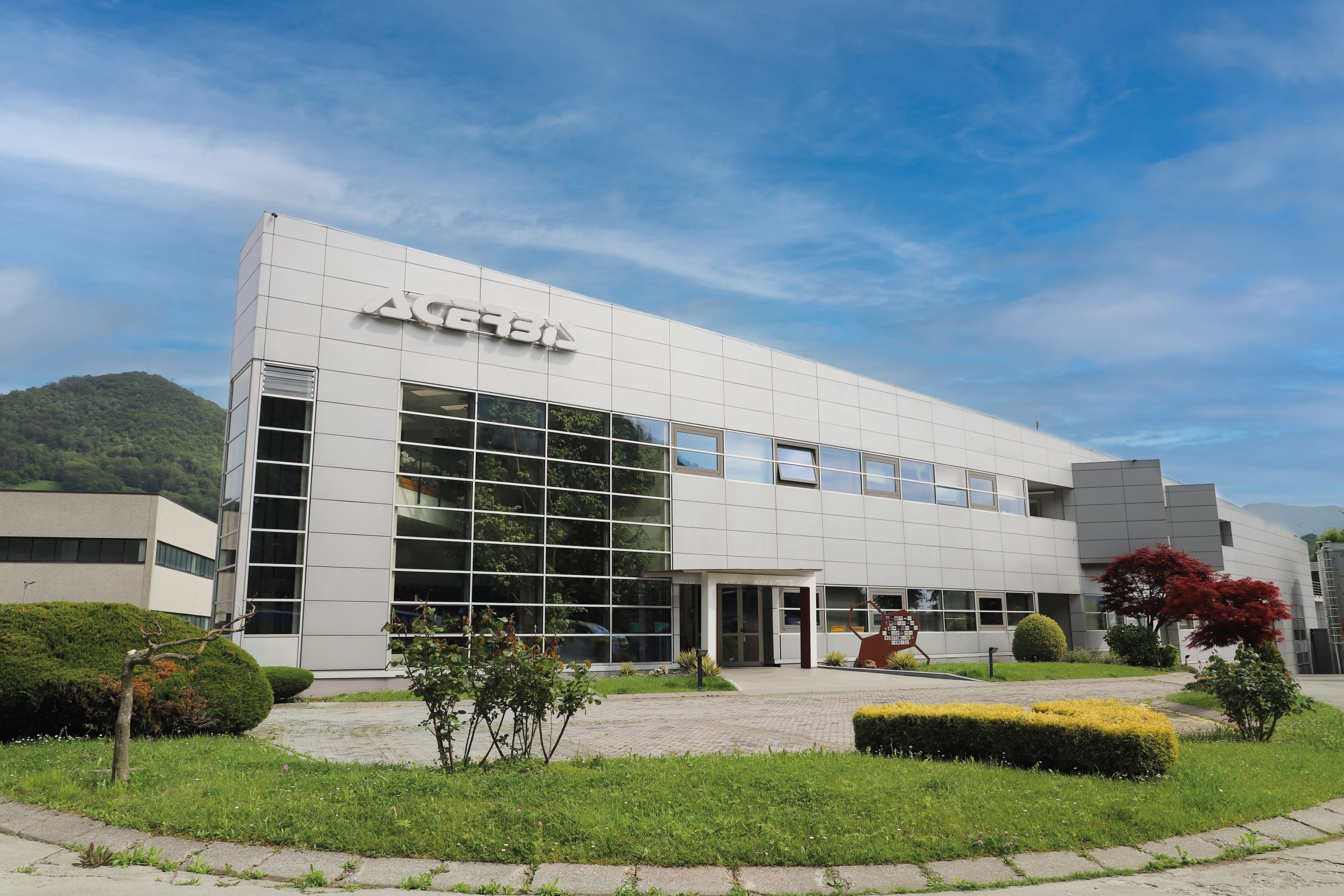 Acerbis compra Bagster
