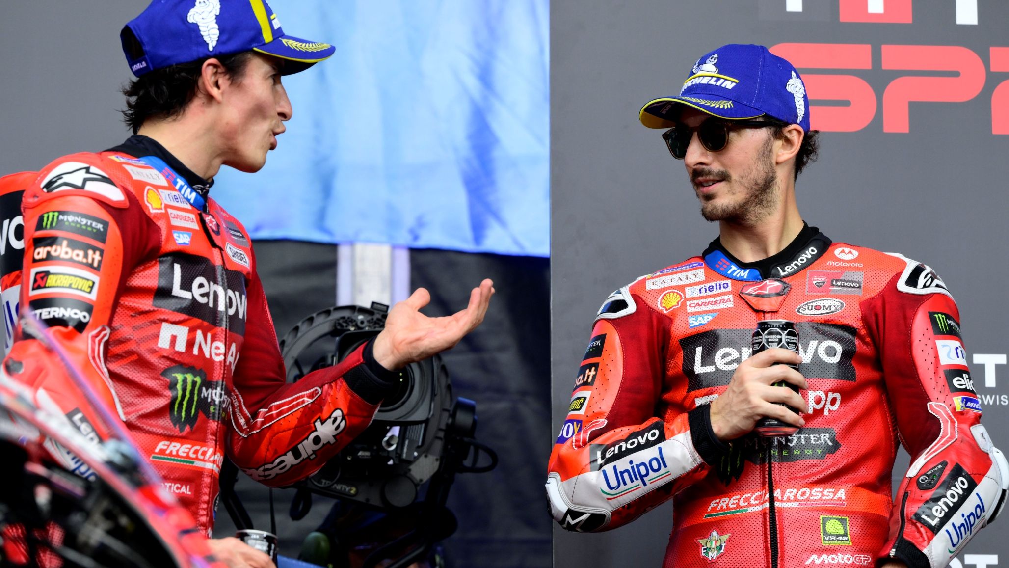 Marc Márquez y Pecco Bagnaia en el podio del Sprint del GP de Américas de MotoGP 2025