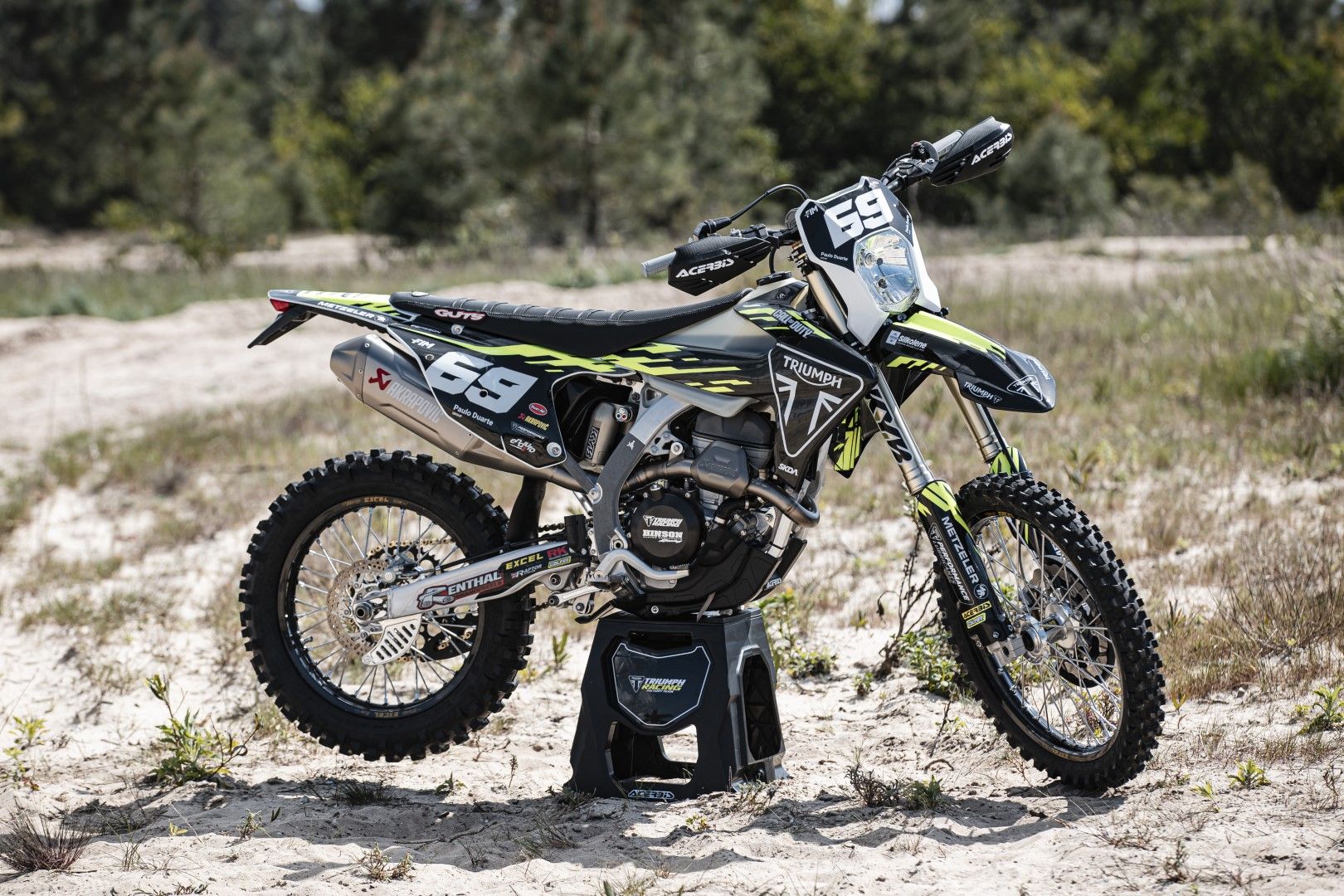 Fotos equipo Triumph Factory Racing Enduro