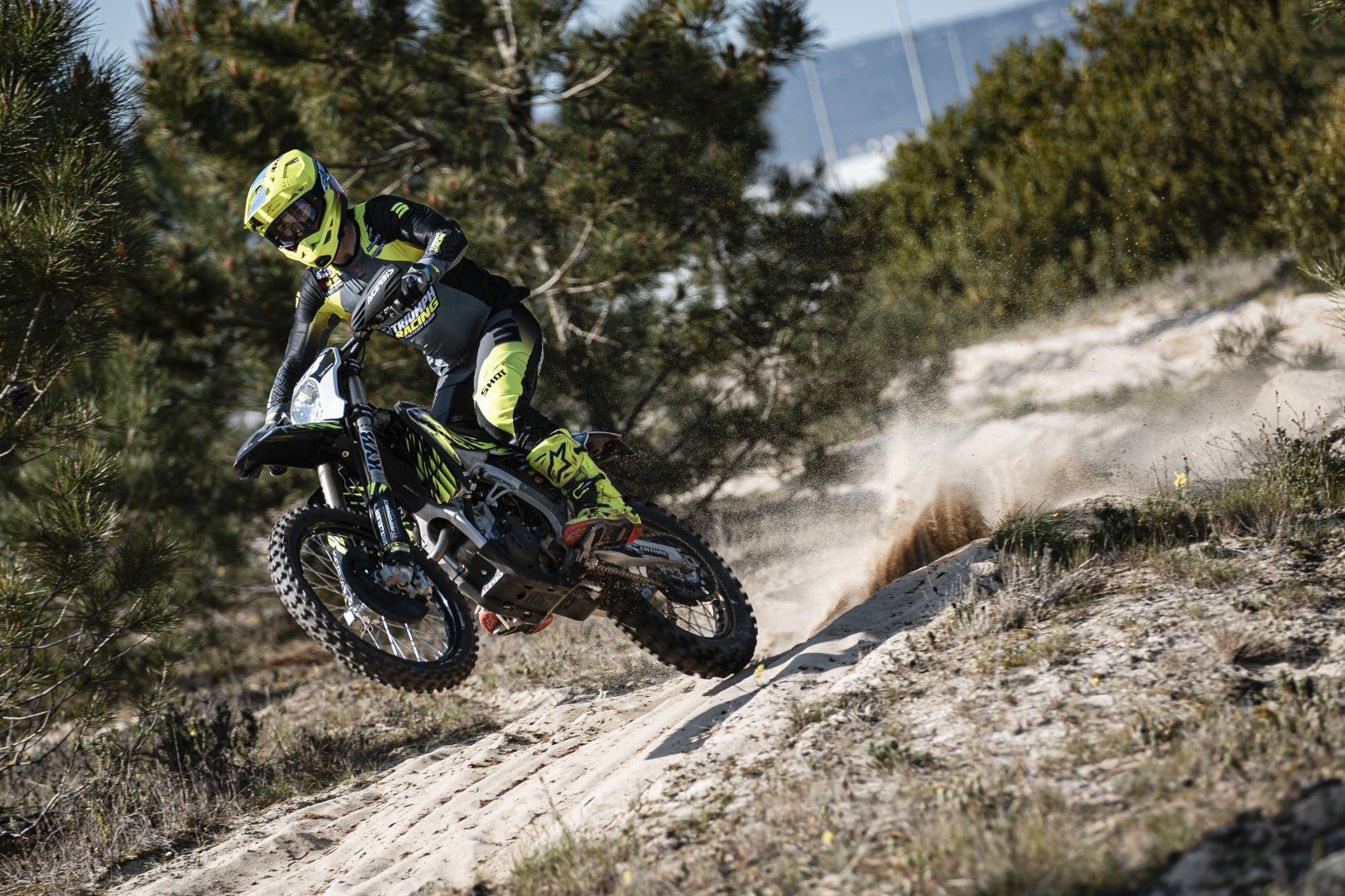 Fotos equipo Triumph Factory Racing Enduro
