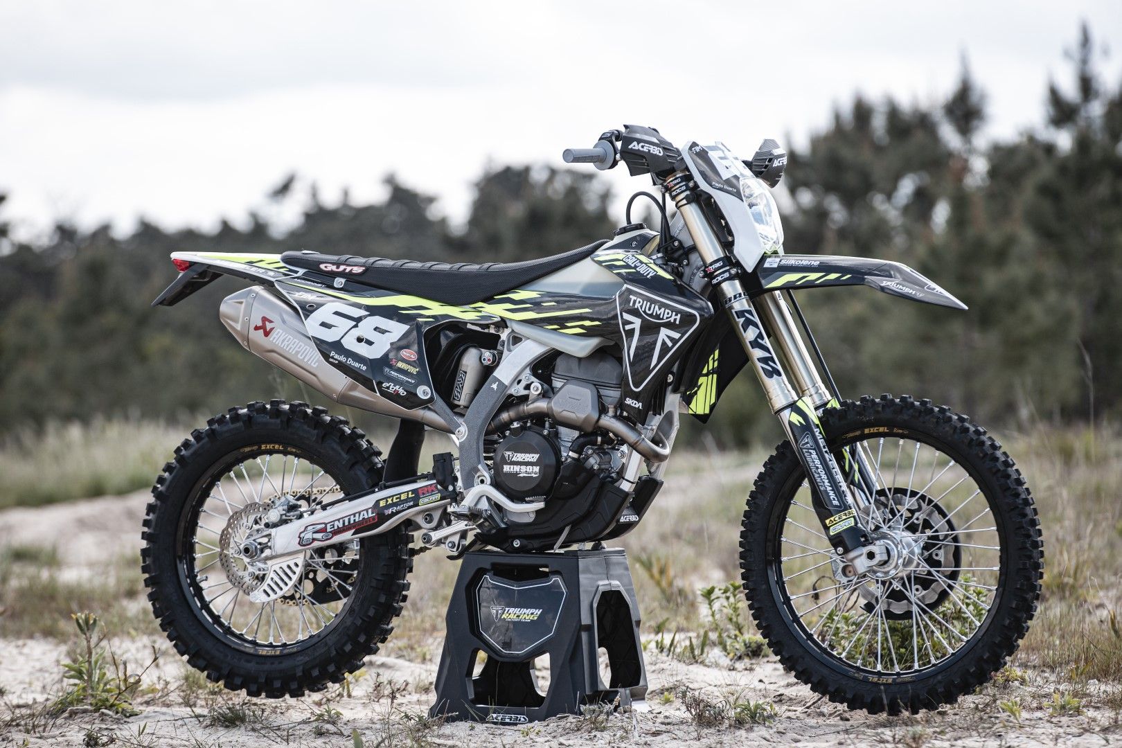 Fotos equipo Triumph Factory Racing Enduro