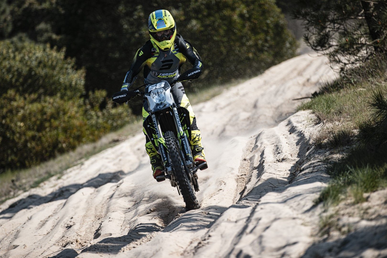 Fotos equipo Triumph Factory Racing Enduro