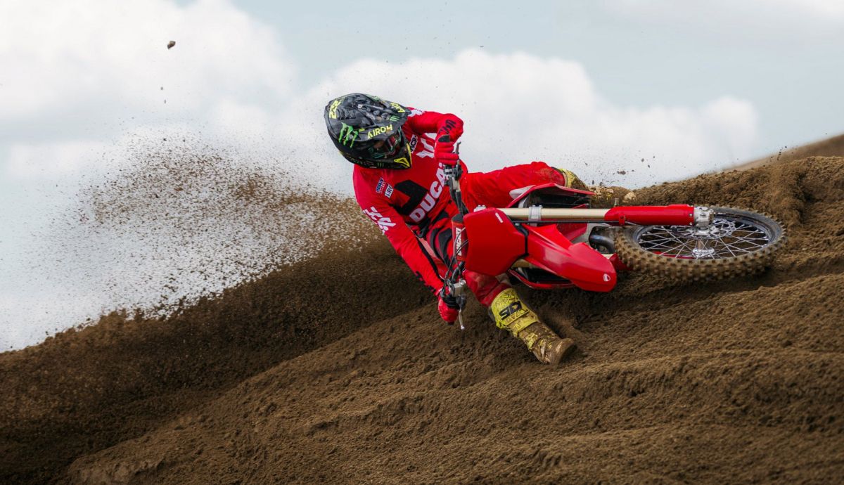 ducati-desmomx-450-222_7_1200x690.jpeg