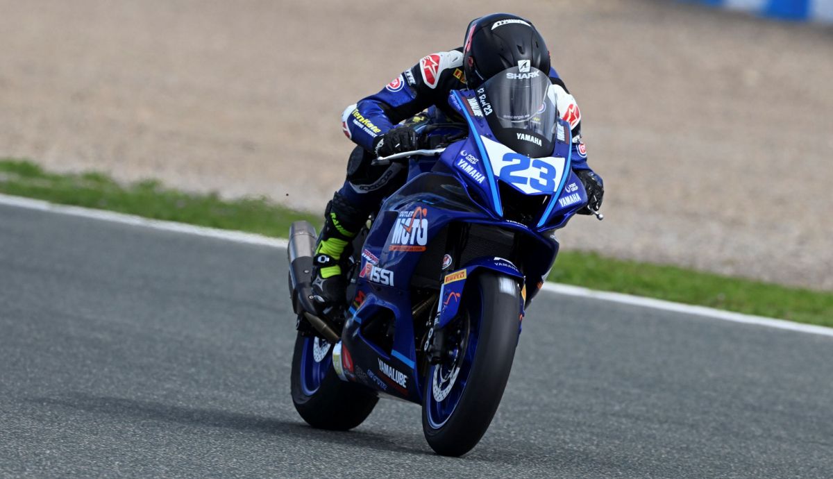 David Real se llevó las dos victorias de la Copa Yamaha R7 David Real se llevó las dos victorias de la Copa Yamaha R7