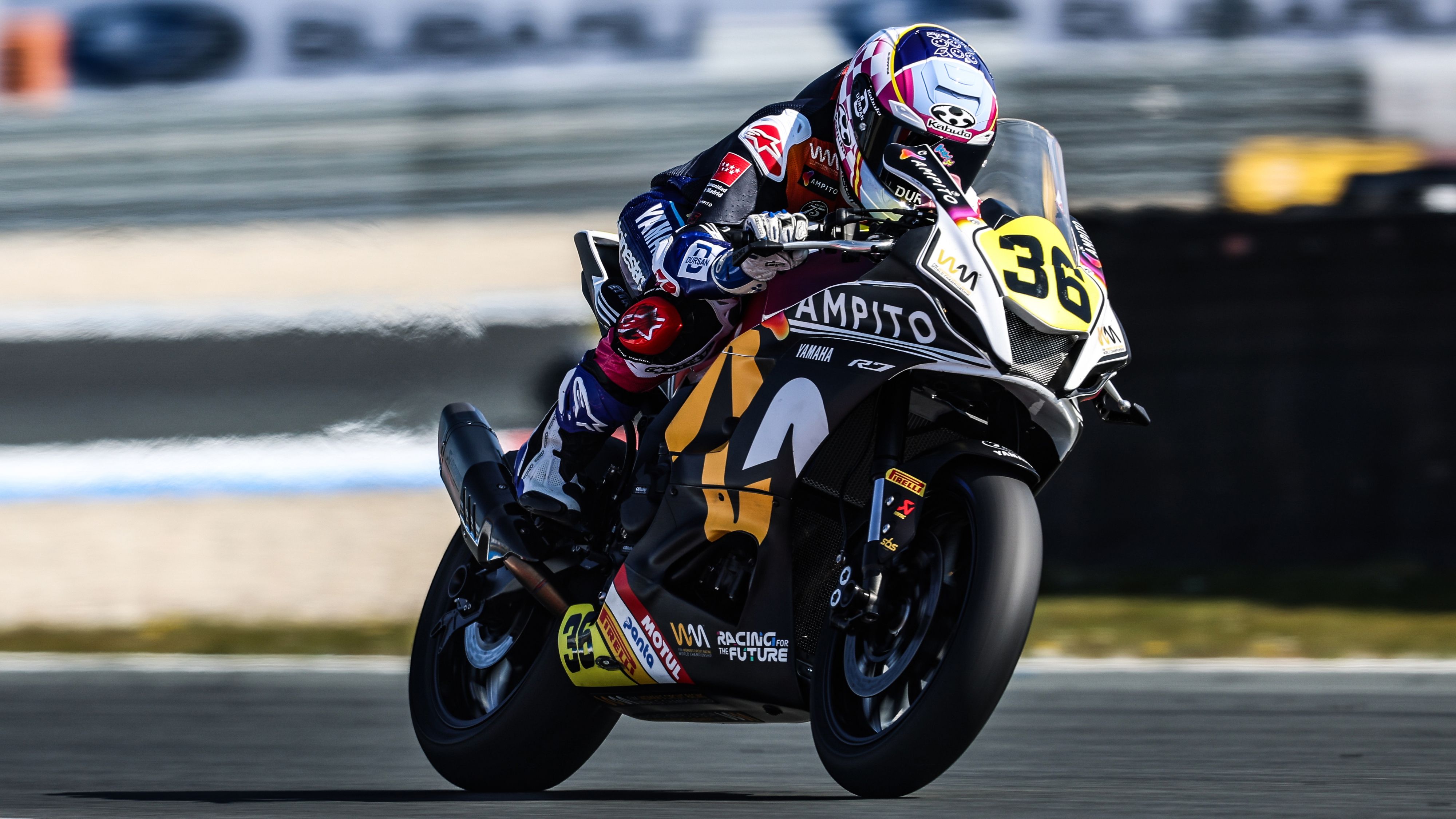 Beatriz Neila ha logrado en Assen su primera victoria en el WCR