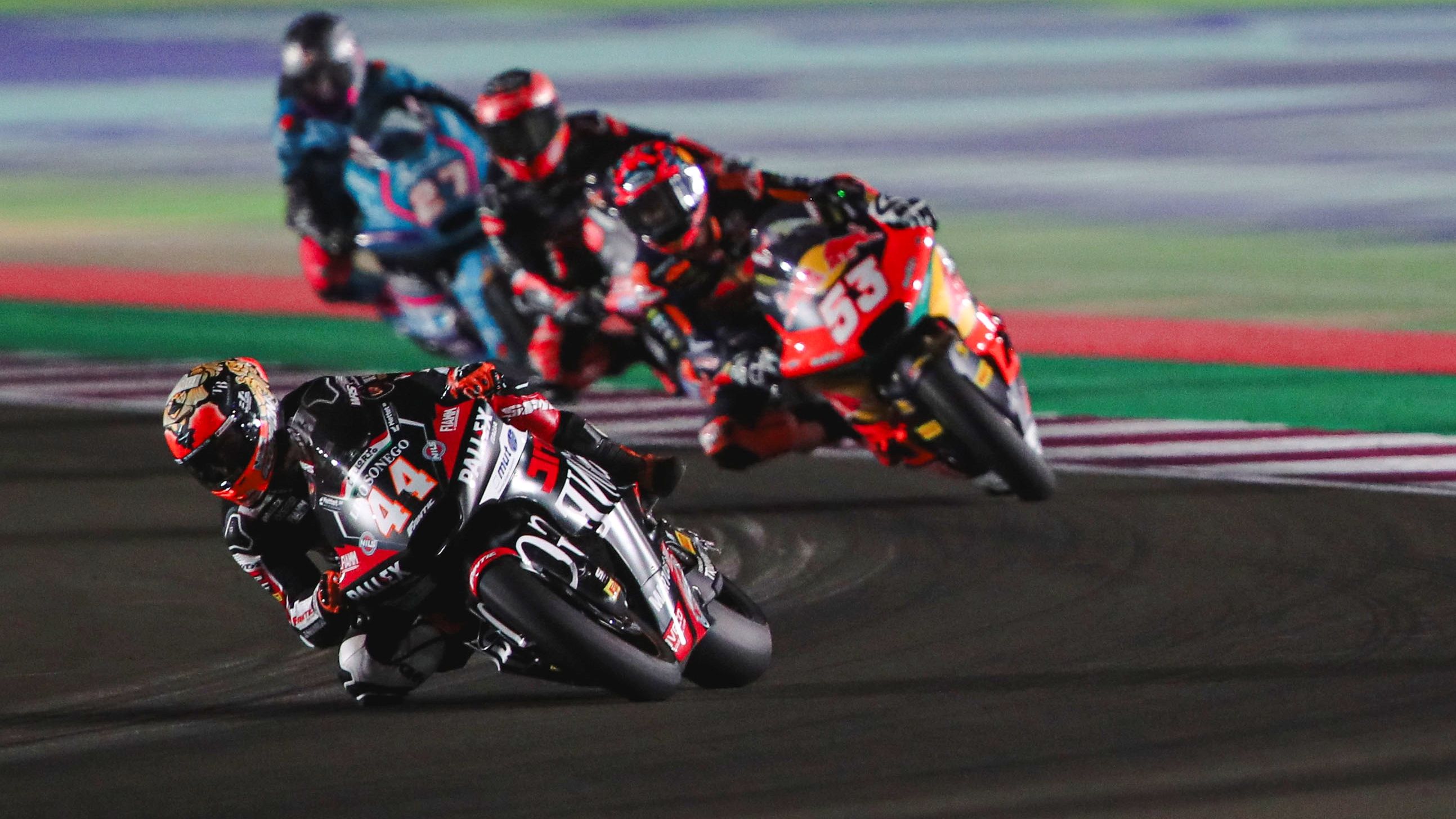 Arón Canet se va de Deniz Oncu, Manu González y Dani Holgado, Moto2 Qatar 2025