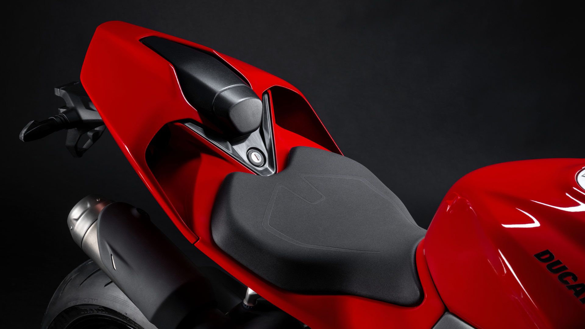Ducati Panigale V2 S 2025 Detalles (1)