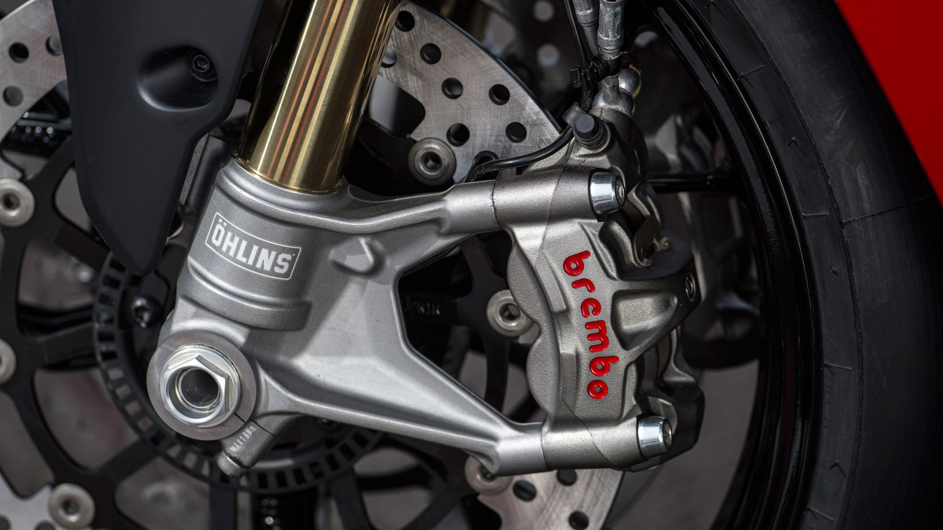 Ducati Panigale V2 S 2025 Detalles (7)