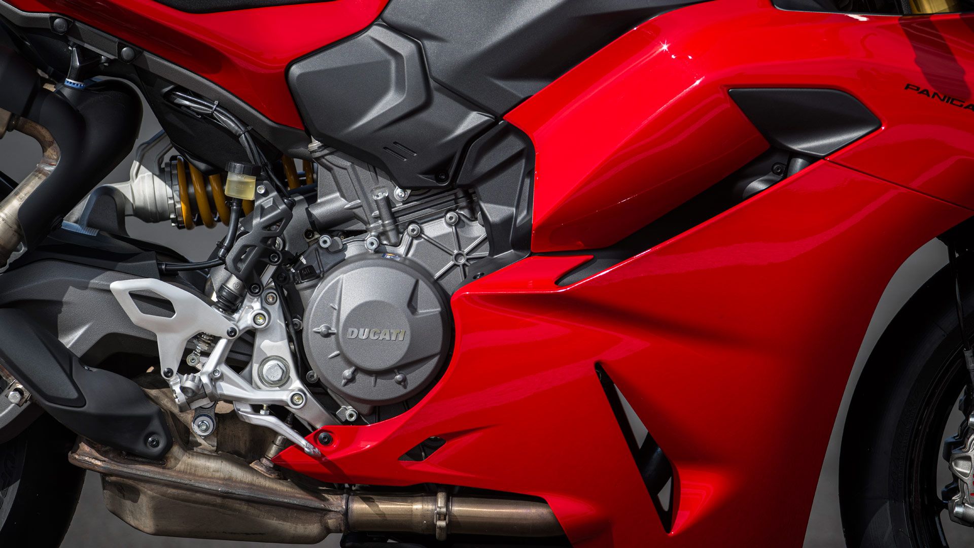 Ducati Panigale V2 S 2025 Detalles (10)