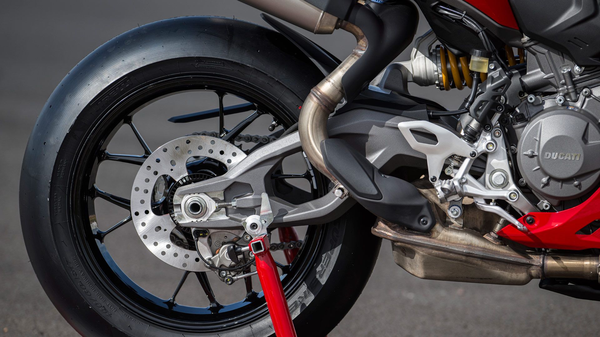 Ducati Panigale V2 S 2025 Detalles (12)