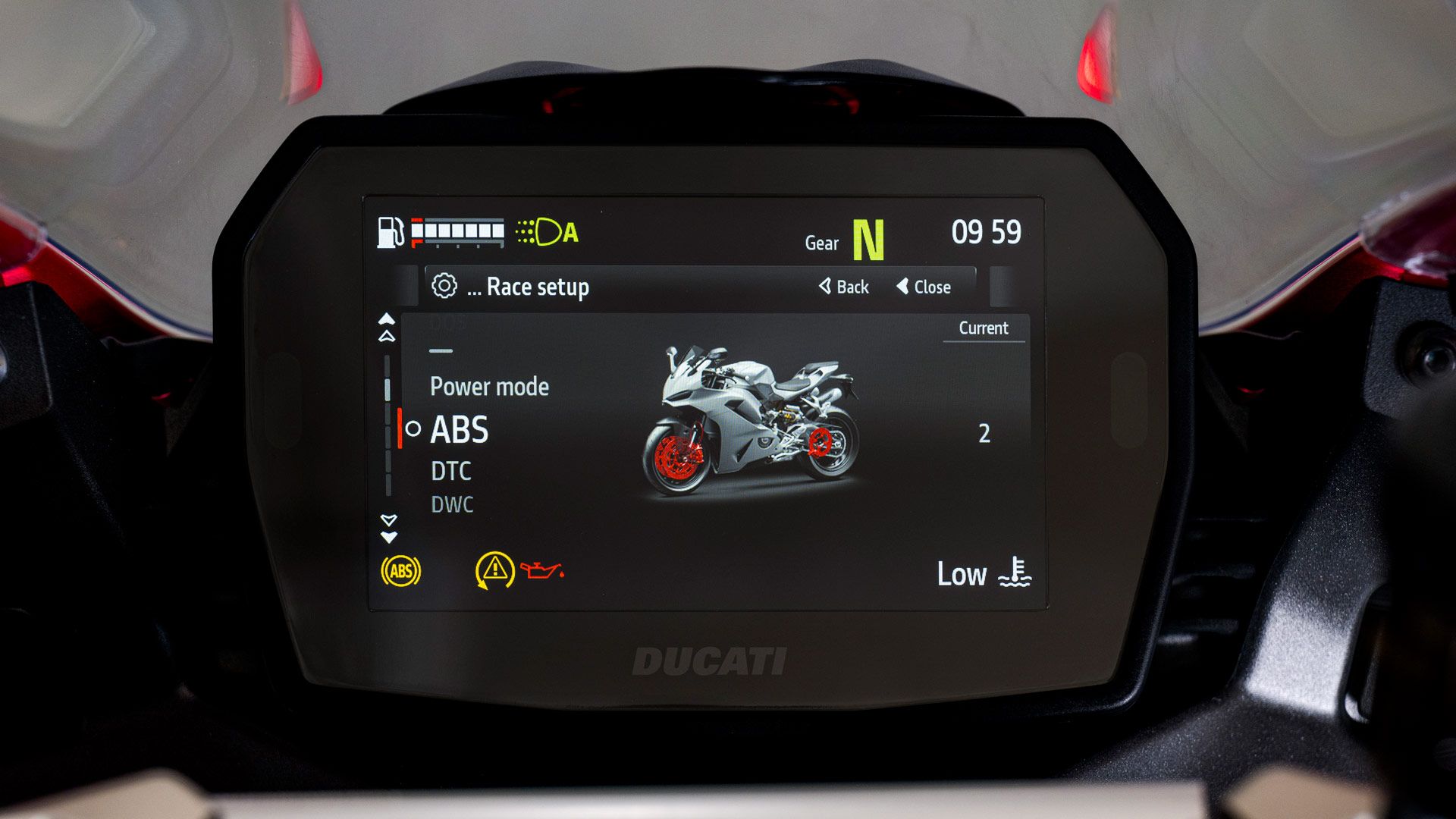 Ducati Panigale V2 S 2025 Detalles (22)