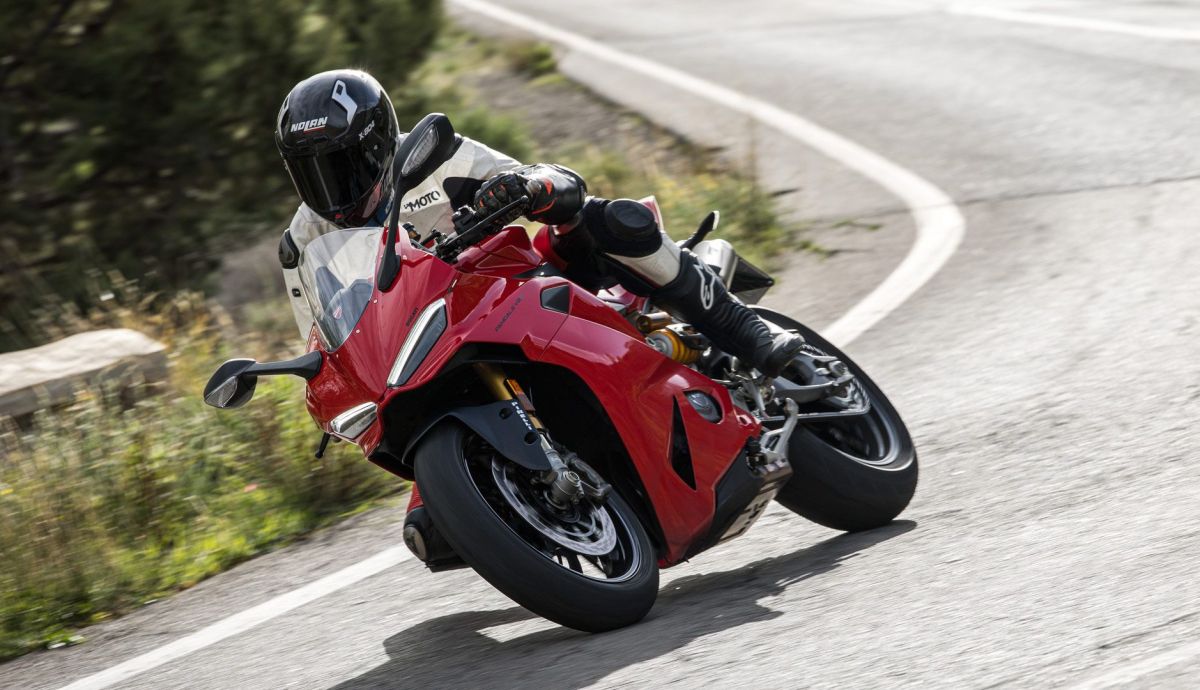 ducati-panigale-v2-2025-accion-3_7_1200x690.jpeg