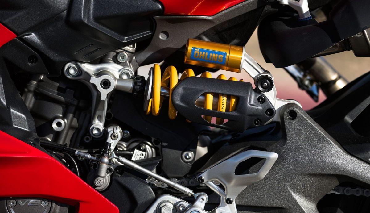 ducati-panigale-v2-s-2025-detalles-15_7_1200x690.jpeg