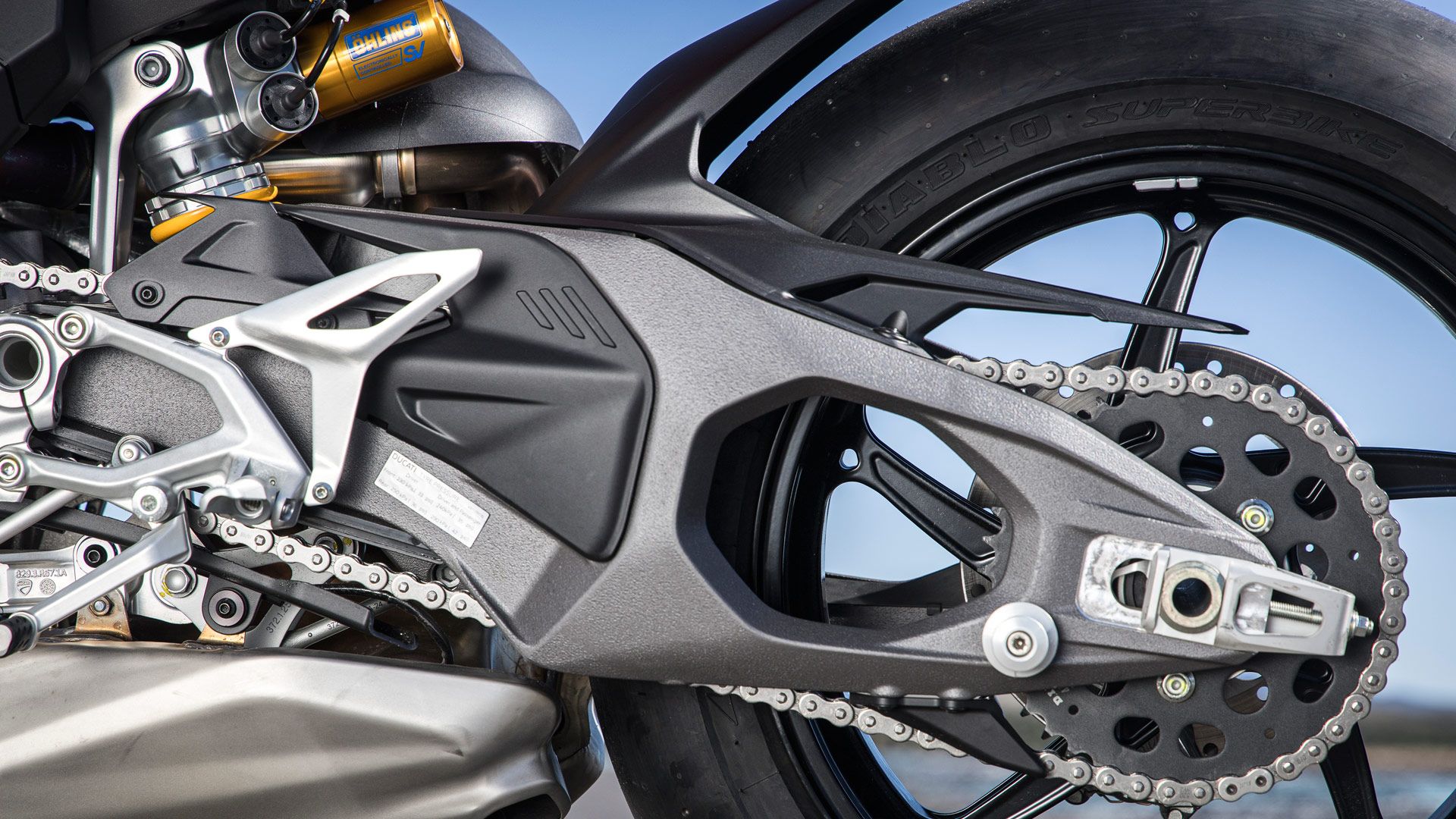 Ducati Streetfighter V4S 2025 Detalles (11)