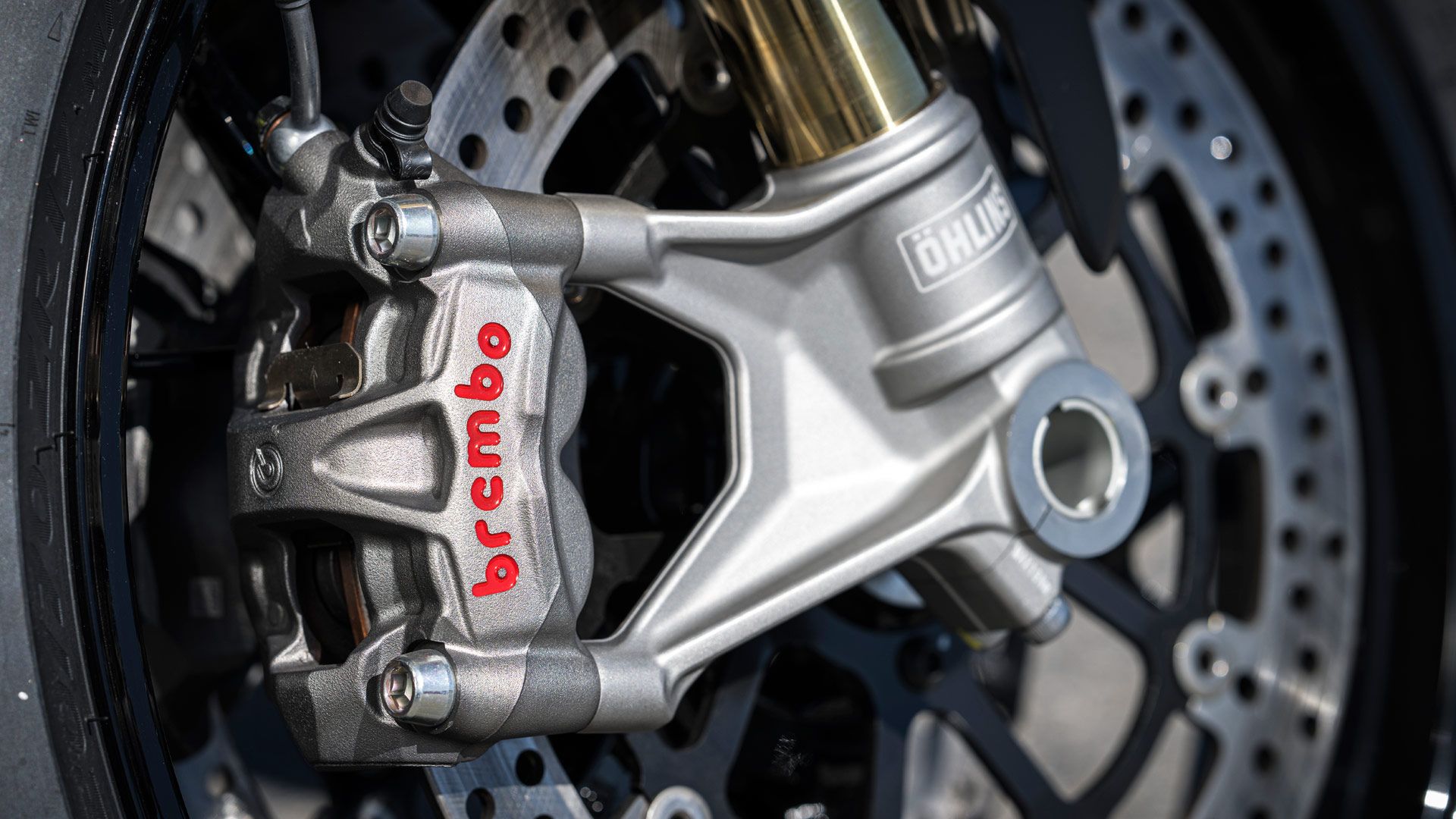 Ducati Streetfighter V2S 2025 Detalles (14)