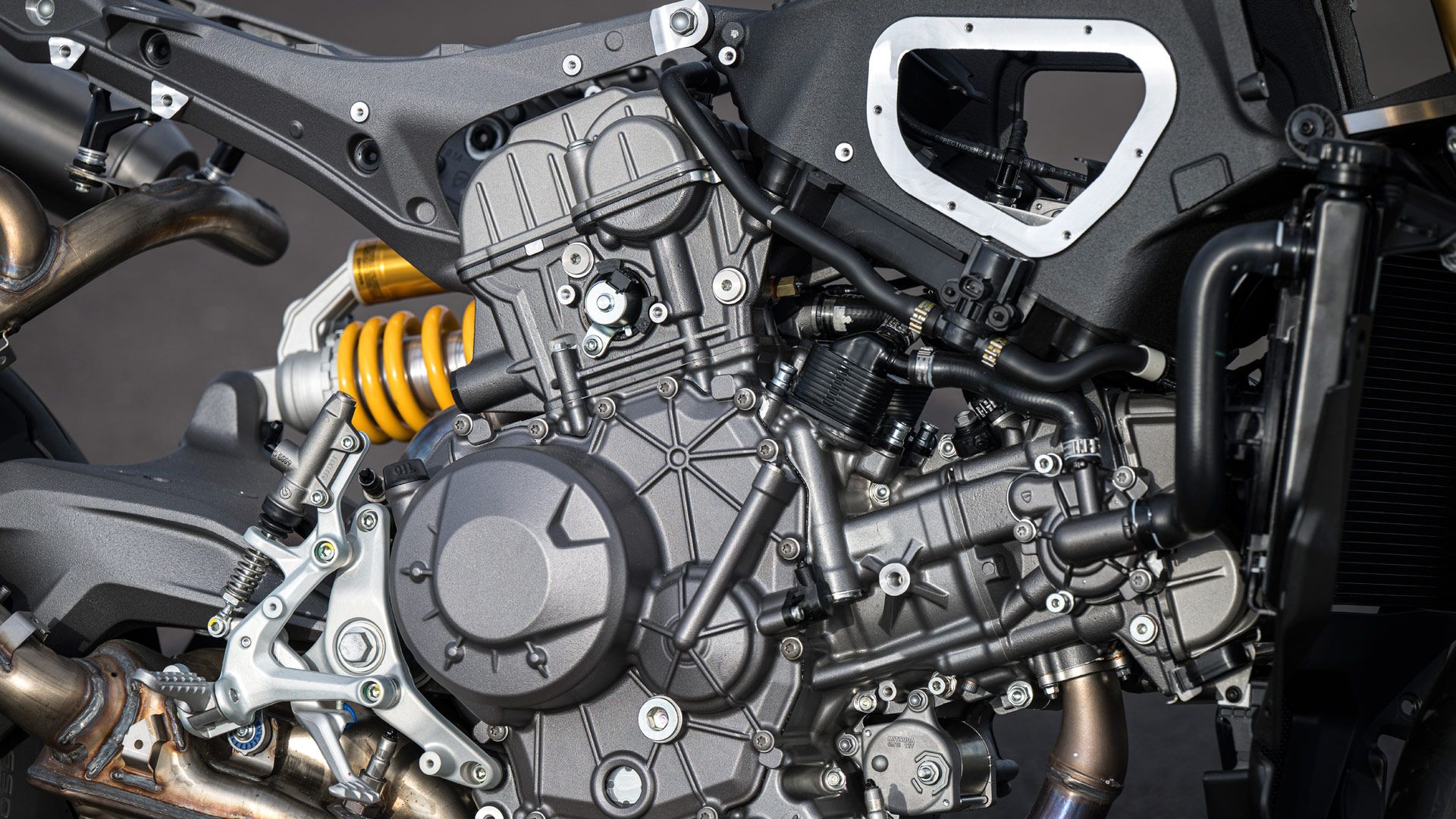 Ducati Streetfighter V2S 2025 Detalles (22)