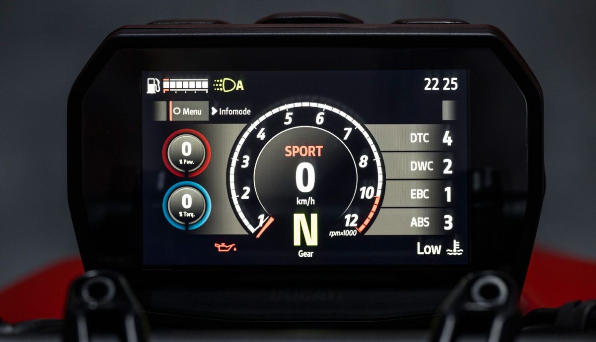 ducati-streetfighter-v2s-2025-detalles-25_7_1200x690.jpeg