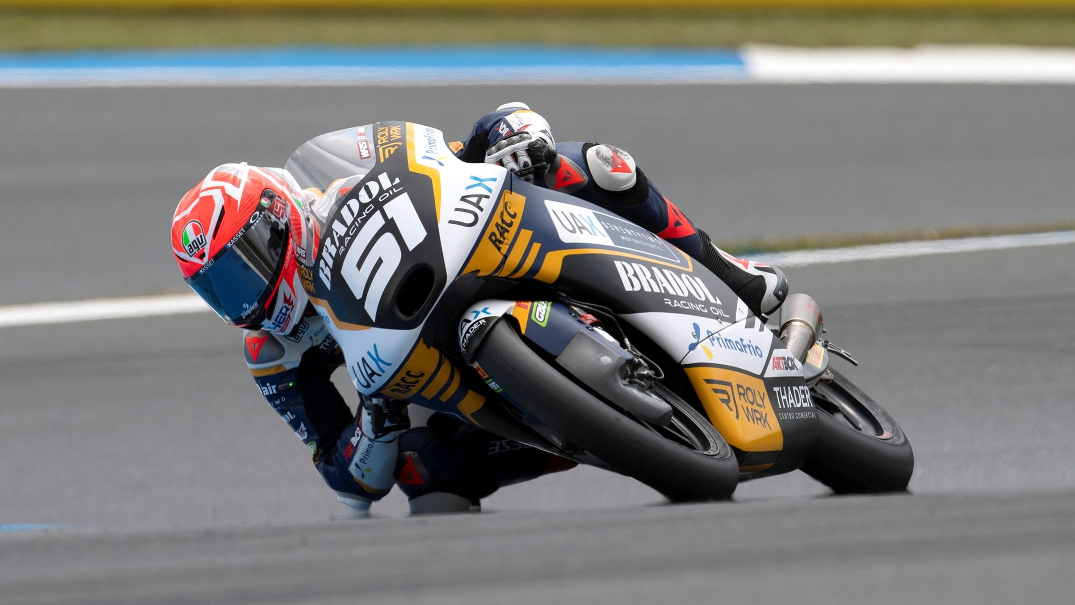 Brian Uriarte dominó de principio a final en la carrera de JuniorGP en Estoril