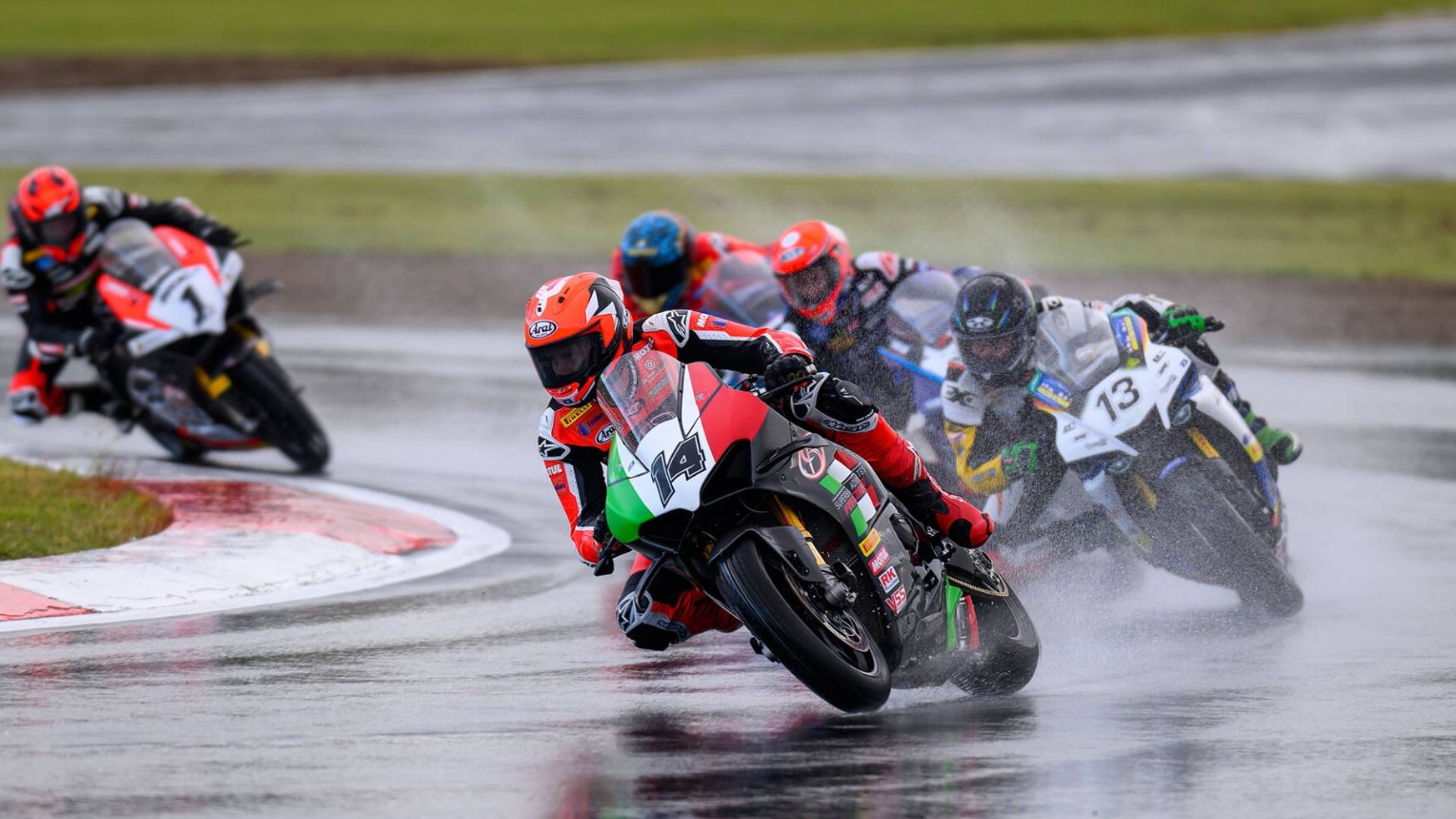 Glenn Allerton logró su primer triunfo en el ASBK 2025 tras cambiar a Ducati