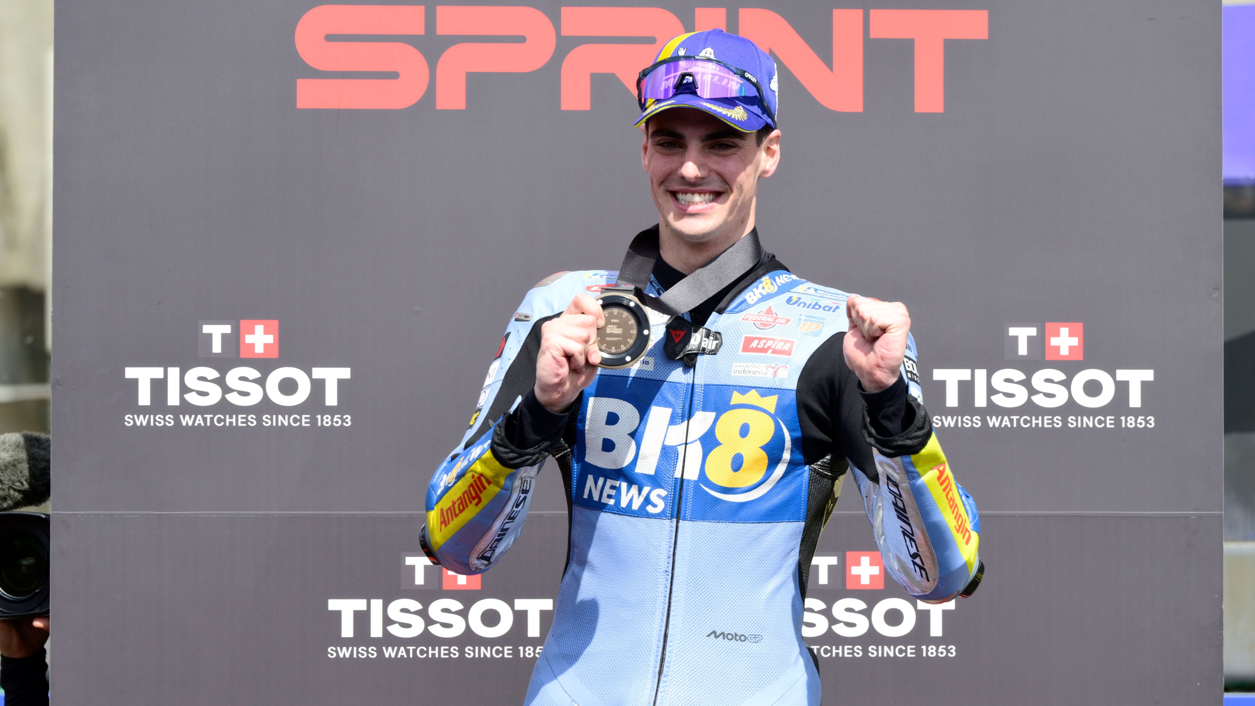 Fermín Aldeguer en el podio Sprint del GP de Francia de MotoGP 2025 en Le Mans