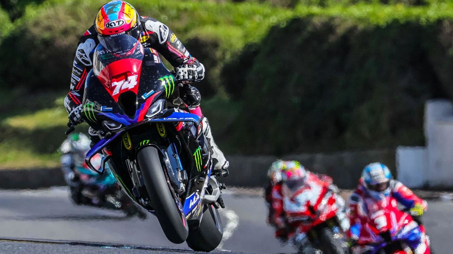 Davey Todd sumó dos nuevas victorias el sábado para un total de tres en la NW200 2025