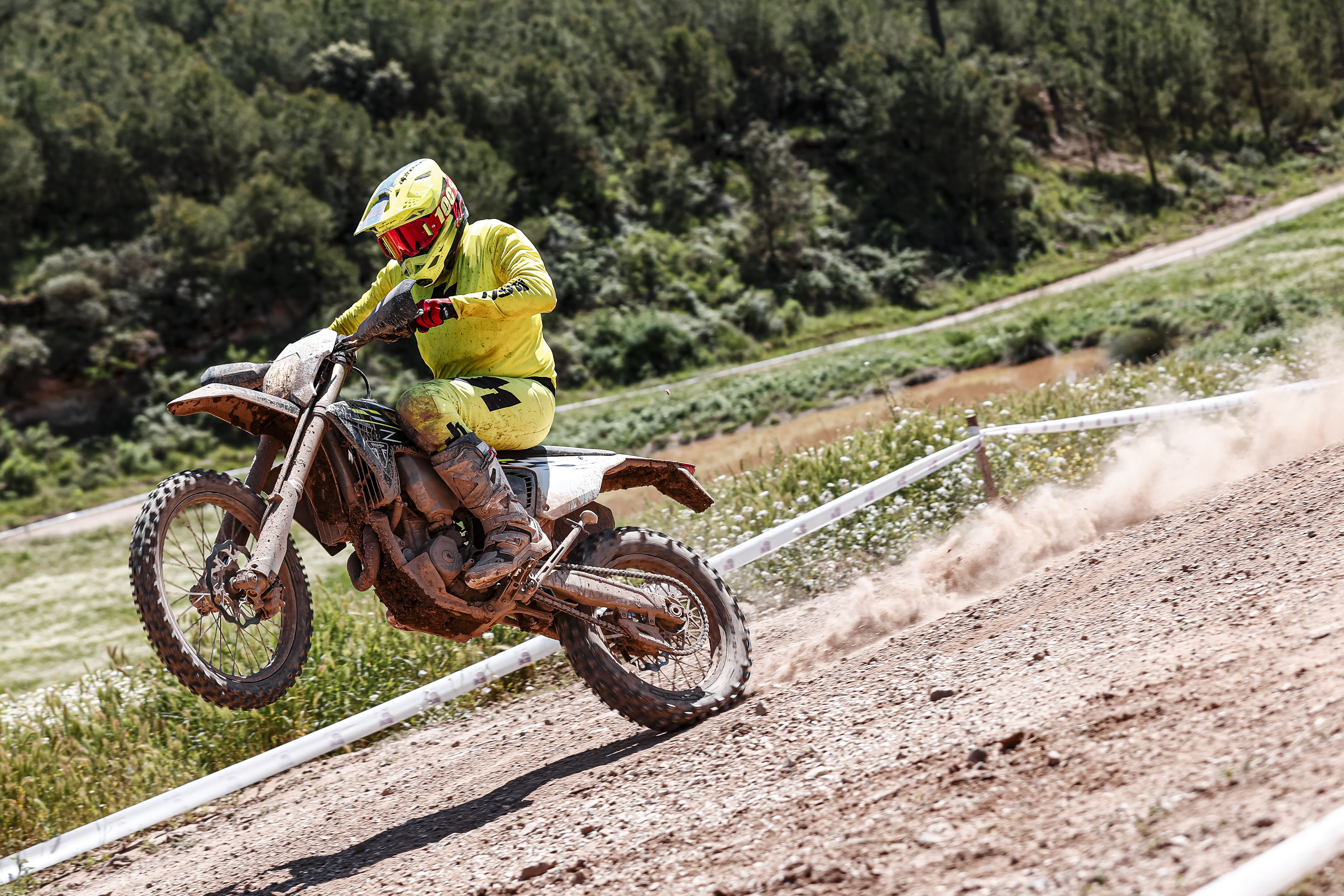 Prueba de las Triumph enduro TF 250-E y TF 450-E. Listas para "Triumphar"